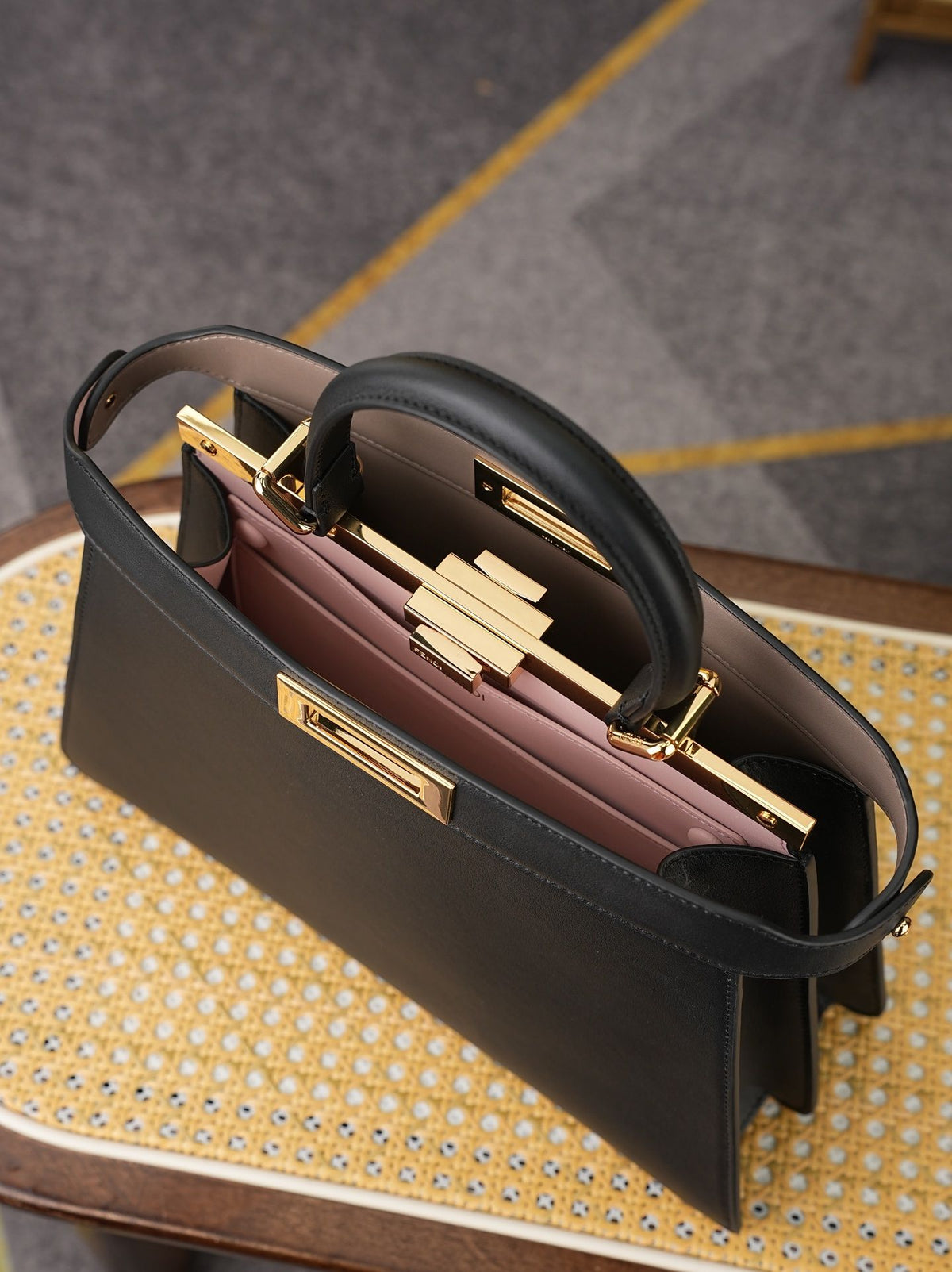 Model 8005, large size, 33x25x13cm