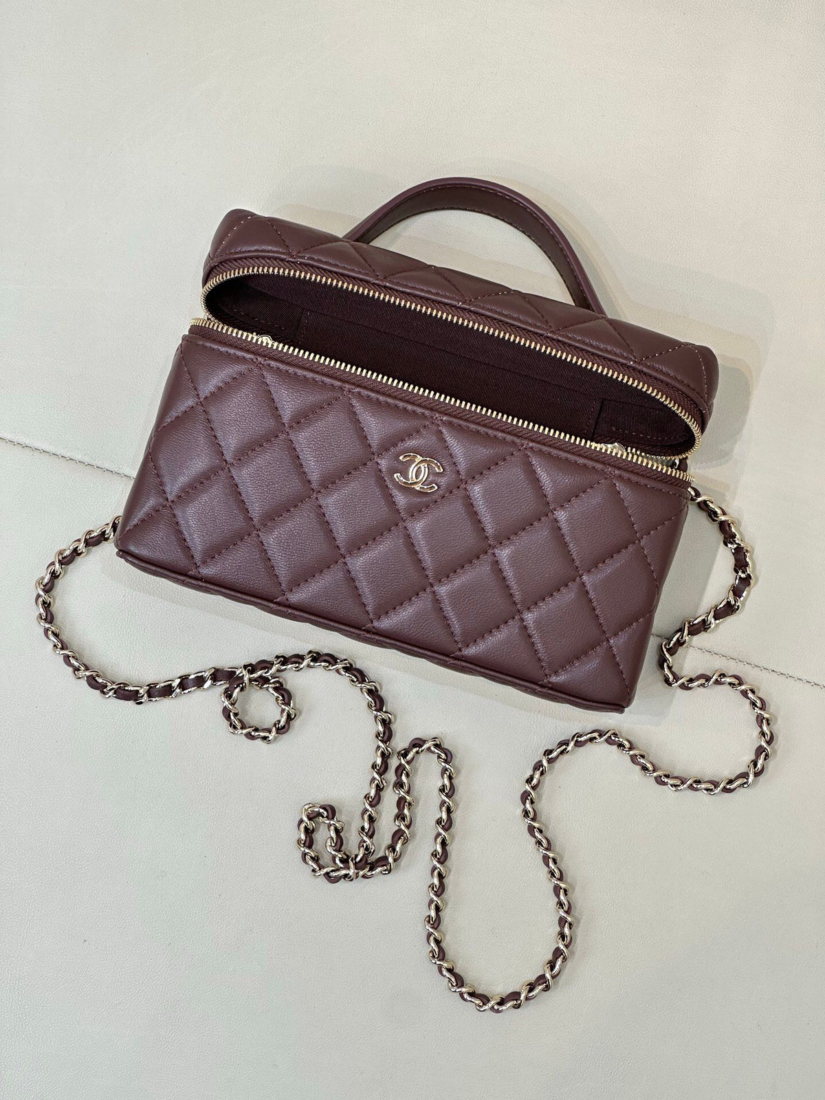 Classic double p lunch box bag. This little cutie is the best out of stock among the new models.