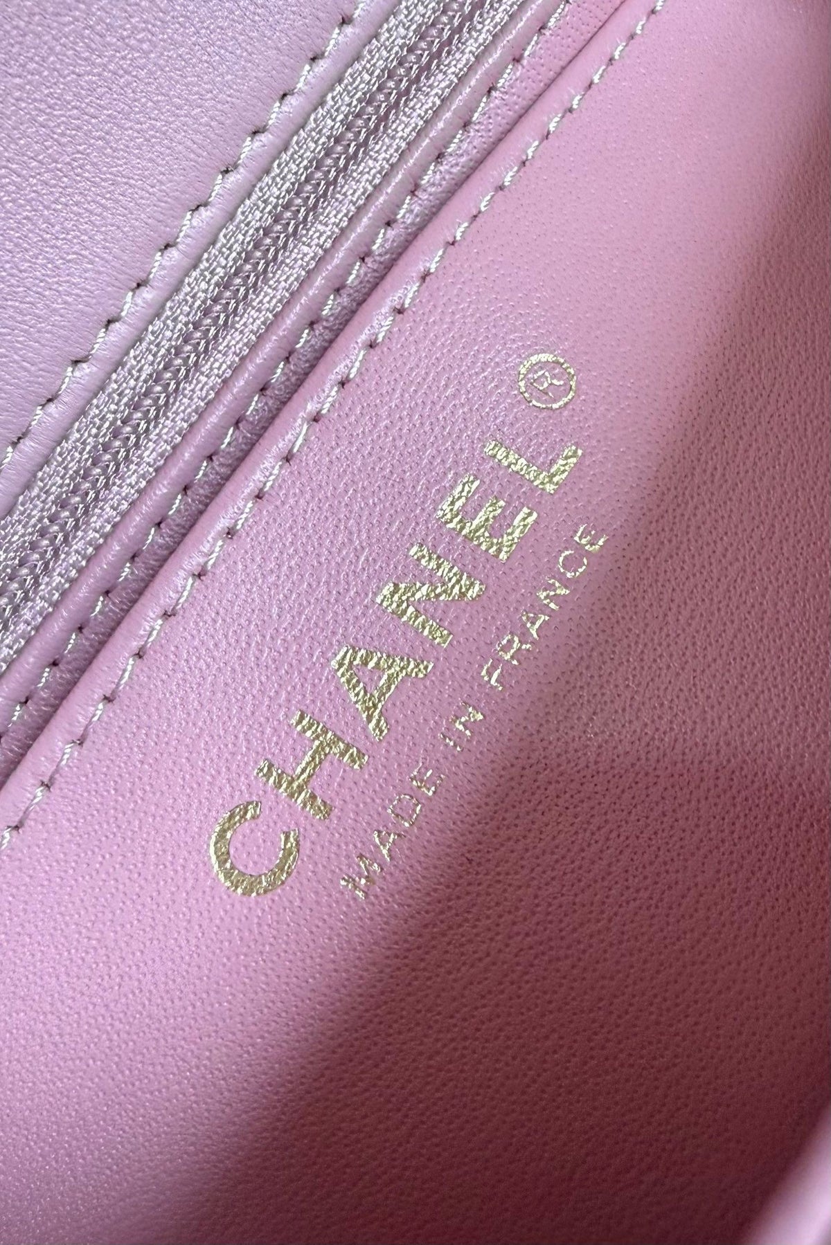 Upgraded version (full leather inside and outside) CF 20cm lambskin. Exclusive product in the market. Please see the pictures for leather details and workmanship. It is perfect. Welcome to compare. 116 pink gold buckle