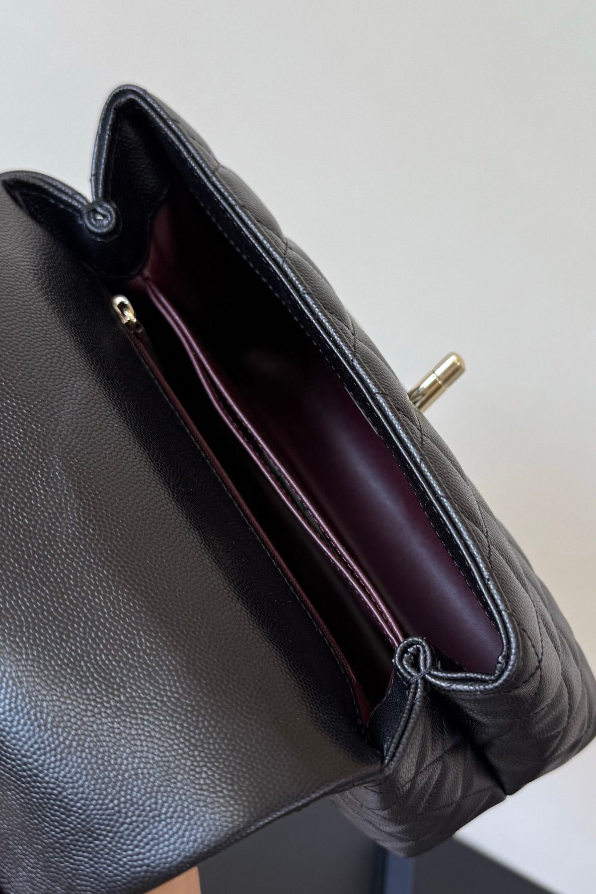 A186Coco handle top flip single shoulder chain handle bag, detachable shoulder strap, original cowhide soft to the touch, full copper hardware, size, small size 23cm1080