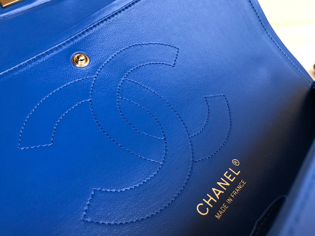 Upgraded version A1113 So beautiful that no one has friends CF Classic rhombus series Original lambskin small buckle version Professionally customized heavyweight hardware shoulder straps Handmade wiring Matching with same color lining Exquisite hot stamp