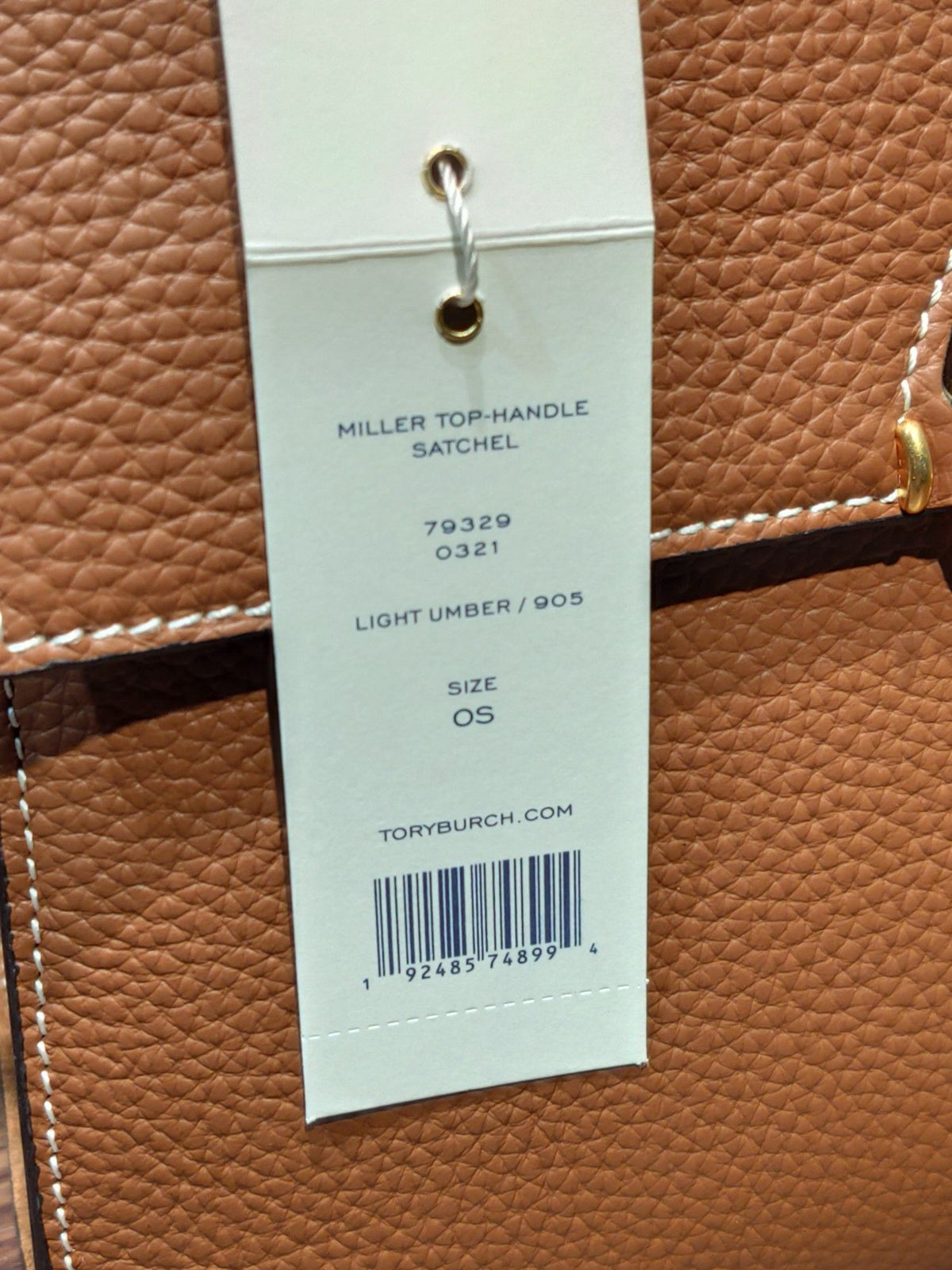 TORY BURCH's classic Miller handbag features lychee patterned cowhide and adjustable length woven leather diagonal straps, showcasing a variety of fashionable styles. The flip cover is equipped with magnetic snap fasteners