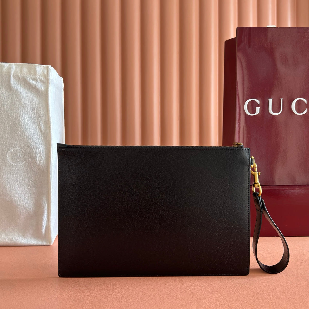 Original leather with complete packaging, G home mold making, matching specifications, matching inner methods, market exclusive thin leather handbag, GG metal accessories, eye-catching and unique, made of hot pressed calf leather to achieve the effect