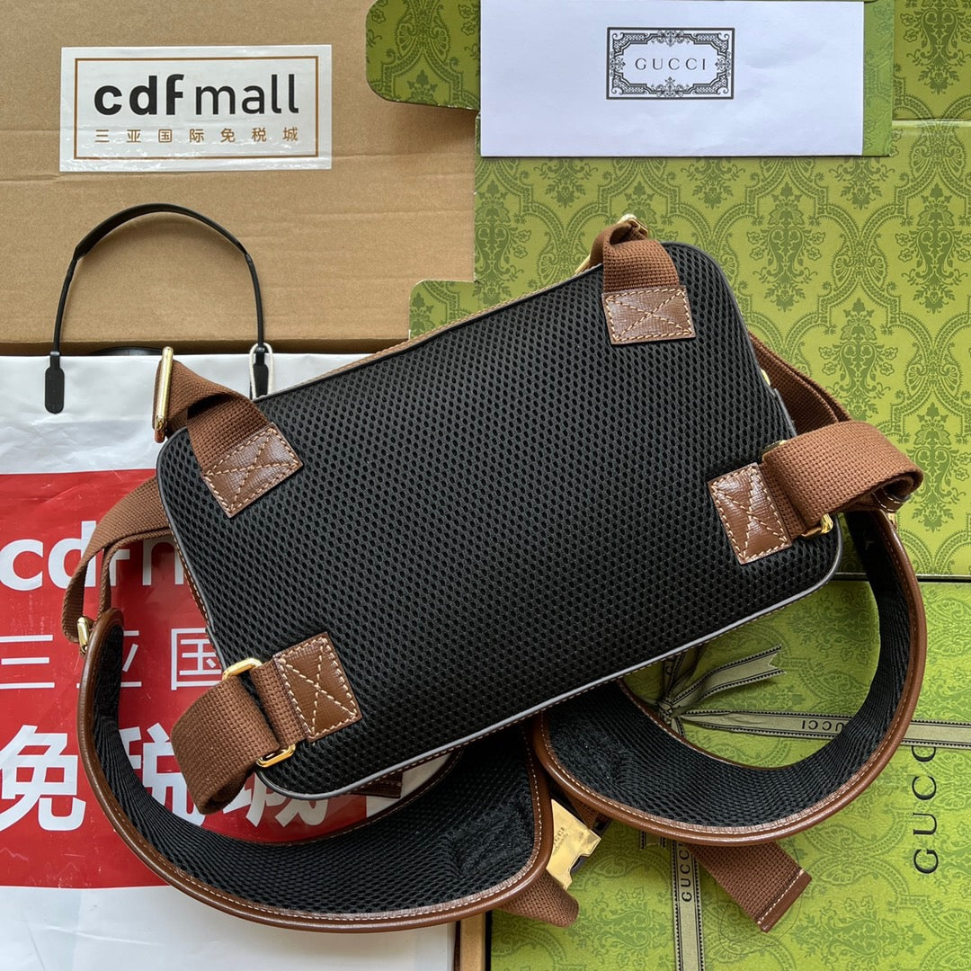 Original leather matching (fmall Sanya Duty Free Shop handbag HUH9G 8546, featuring timeless materials, color and house code combined, injecting a vintage feel into the style. This beige and ebony canvas small backpack, adorned with brown leather, is