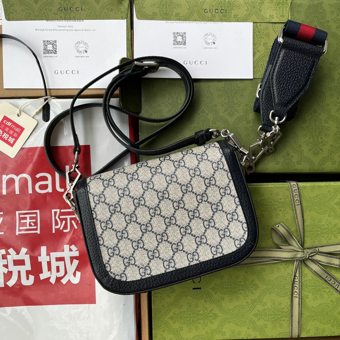 Original leather accessories (Cdfmall Sanya Duty Free Shop tote bag GG Supreme Gucci Love March new fashion collection introduces classic and timeless blue and beige combination inheritance material with low environmental impact. Canvas material has