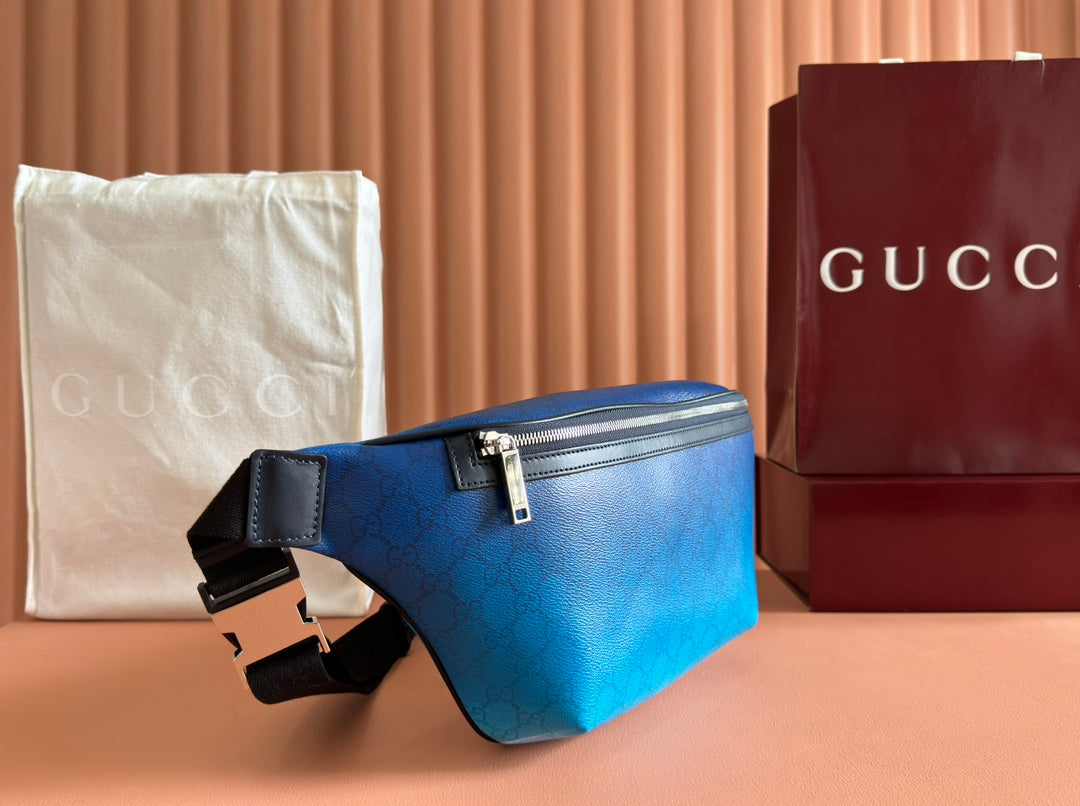 Equipped with a complete set of packaging, the unique blue gradient effect print adds a fashionable beauty to this basic functional item. This crossbody bag is made of Monogram coated fabric and features a gradient print throughout the entire body, showca