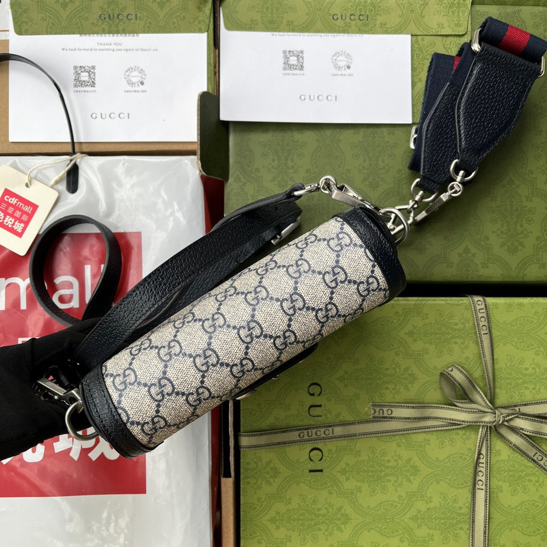 Original leather accessories (Cdfmall Sanya Duty Free Shop tote bag GG Supreme Gucci Love March new fashion collection introduces classic and timeless blue and beige combination inheritance material with low environmental impact. Canvas material has