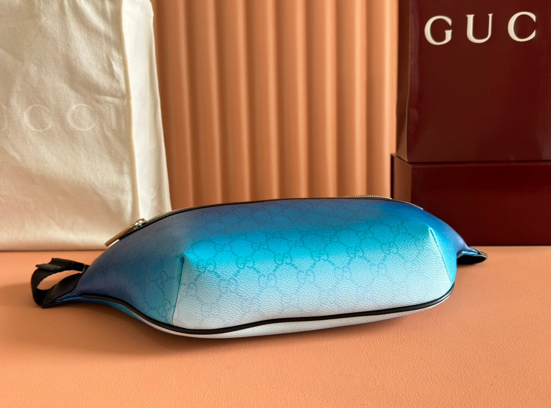 Equipped with a complete set of packaging, the unique blue gradient effect print adds a fashionable beauty to this basic functional item. This crossbody bag is made of Monogram coated fabric and features a gradient print throughout the entire body, showca