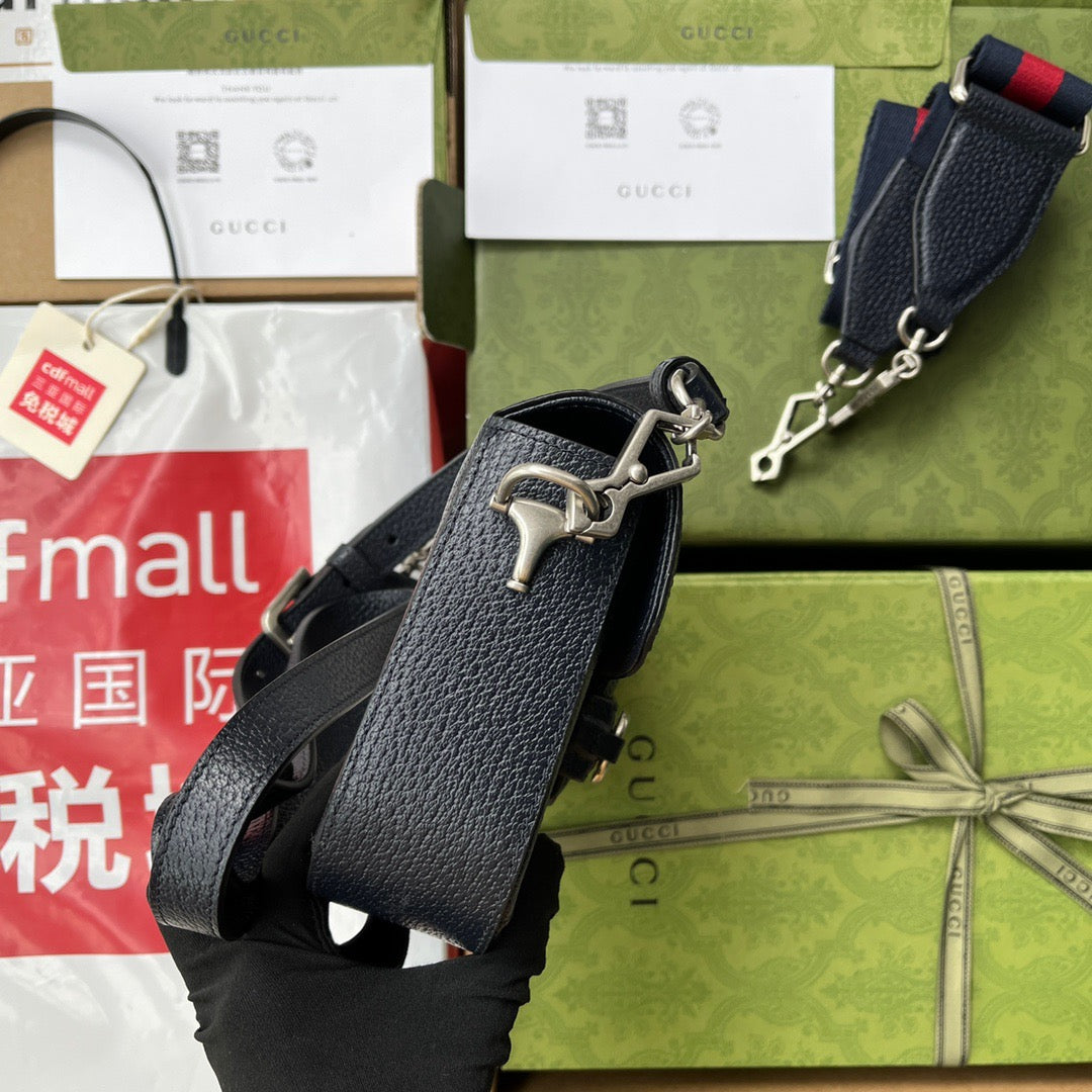 Original leather accessories (Cdfmall Sanya Duty Free Shop tote bag GG Supreme Gucci Love March new fashion collection introduces classic and timeless blue and beige combination inheritance material with low environmental impact. Canvas material has
