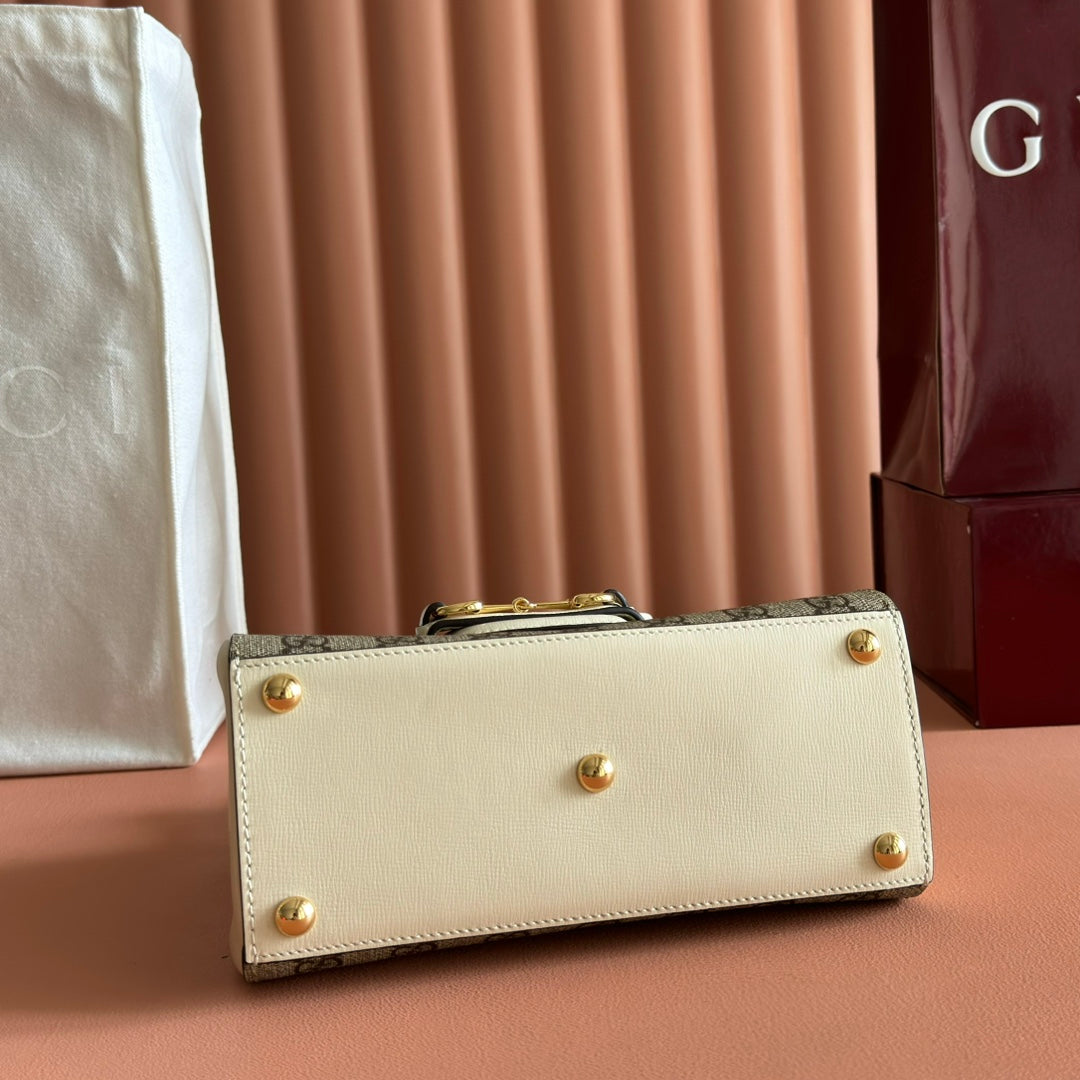 Original leather with full set of packaging introduction. The new fashion series from 1955 tells a moving story through colors. Supreme is a representative fabric of the brand, inspired by classic designs from the 1930s. The classic brown and ebony design