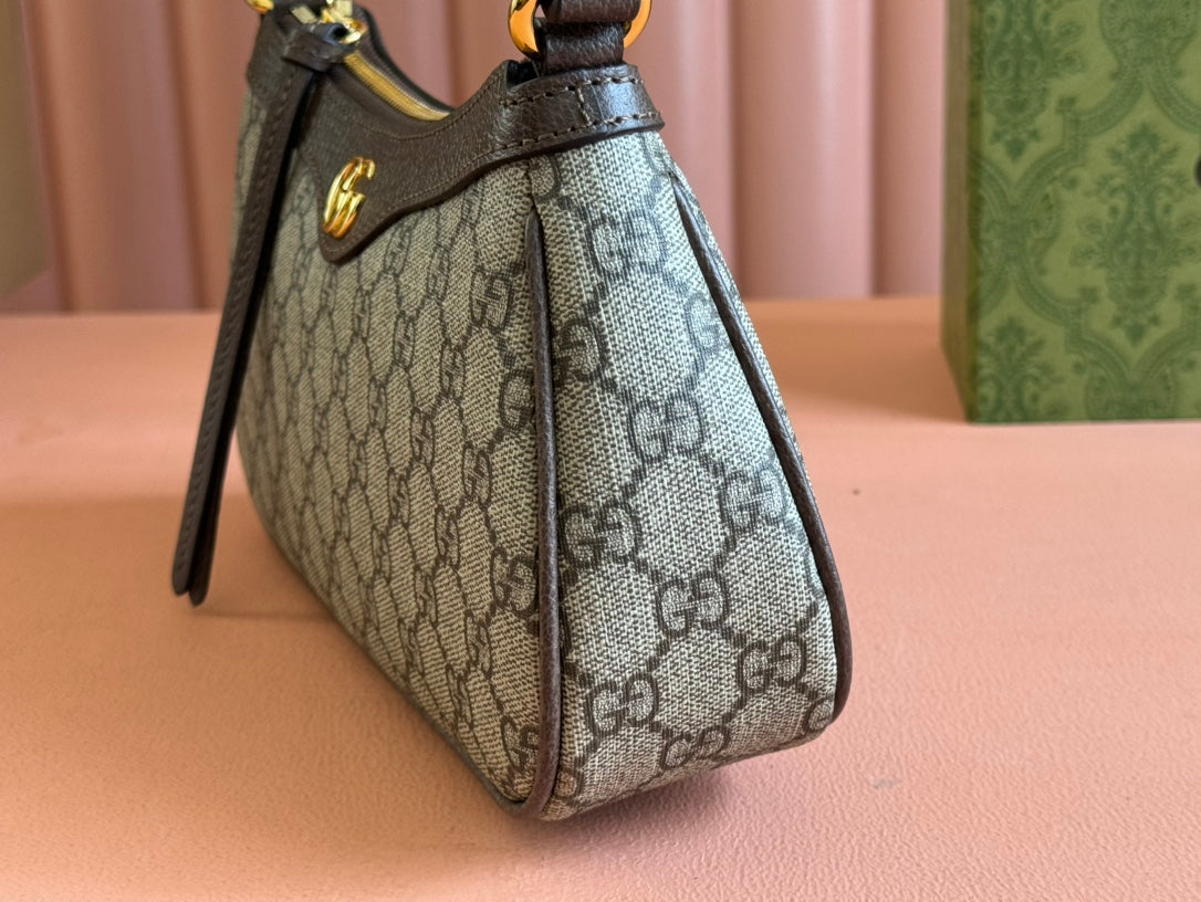 The original leather configuration comes with a complete set of packaging. The new brand has launched various series that continue the design concept that a single item should not only be popular for one season, but also become more and more new over
