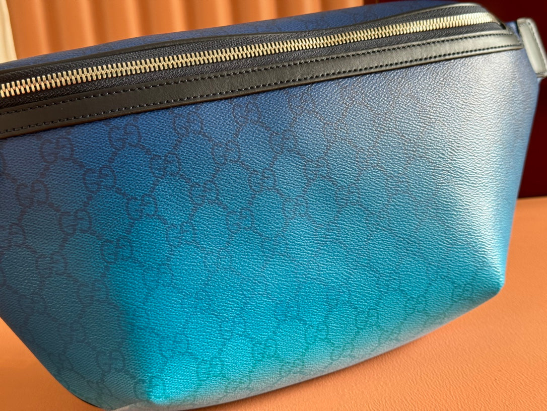 Equipped with a complete set of packaging, the unique blue gradient effect print adds a fashionable beauty to this basic functional item. This crossbody bag is made of Monogram coated fabric and features a gradient print throughout the entire body, showca