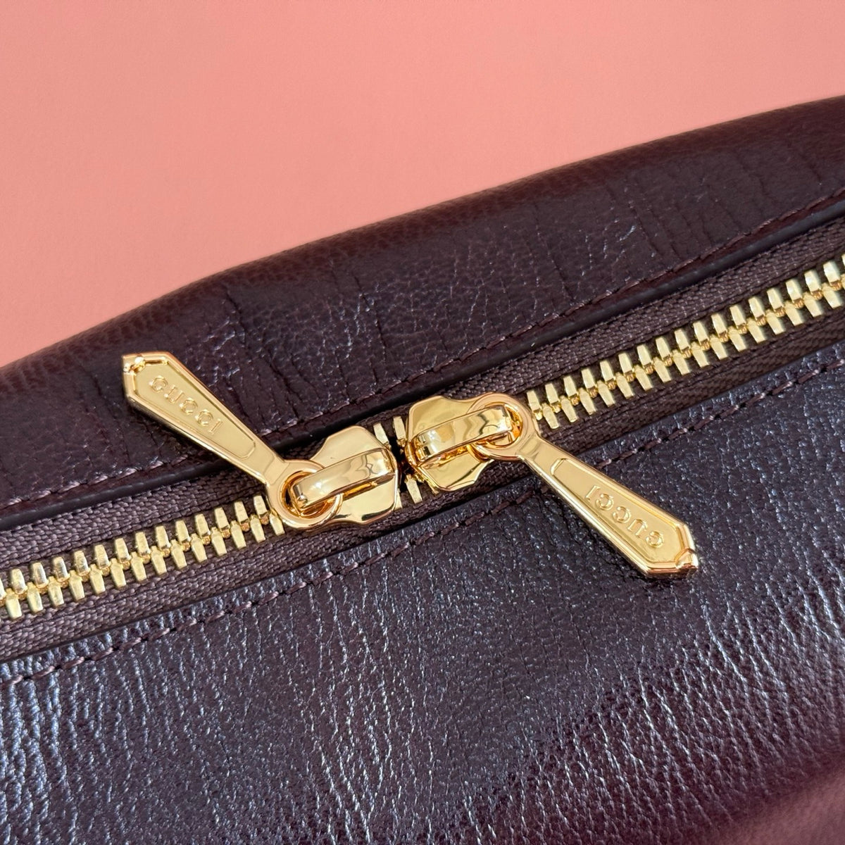 Equipped with a complete set of packaging, the 2026 Spring/Summer collection is newly launched. The Brera series is named after Milan's historic art district, blending casual elegance and versatile practicality. This handbag is made of soft leather and