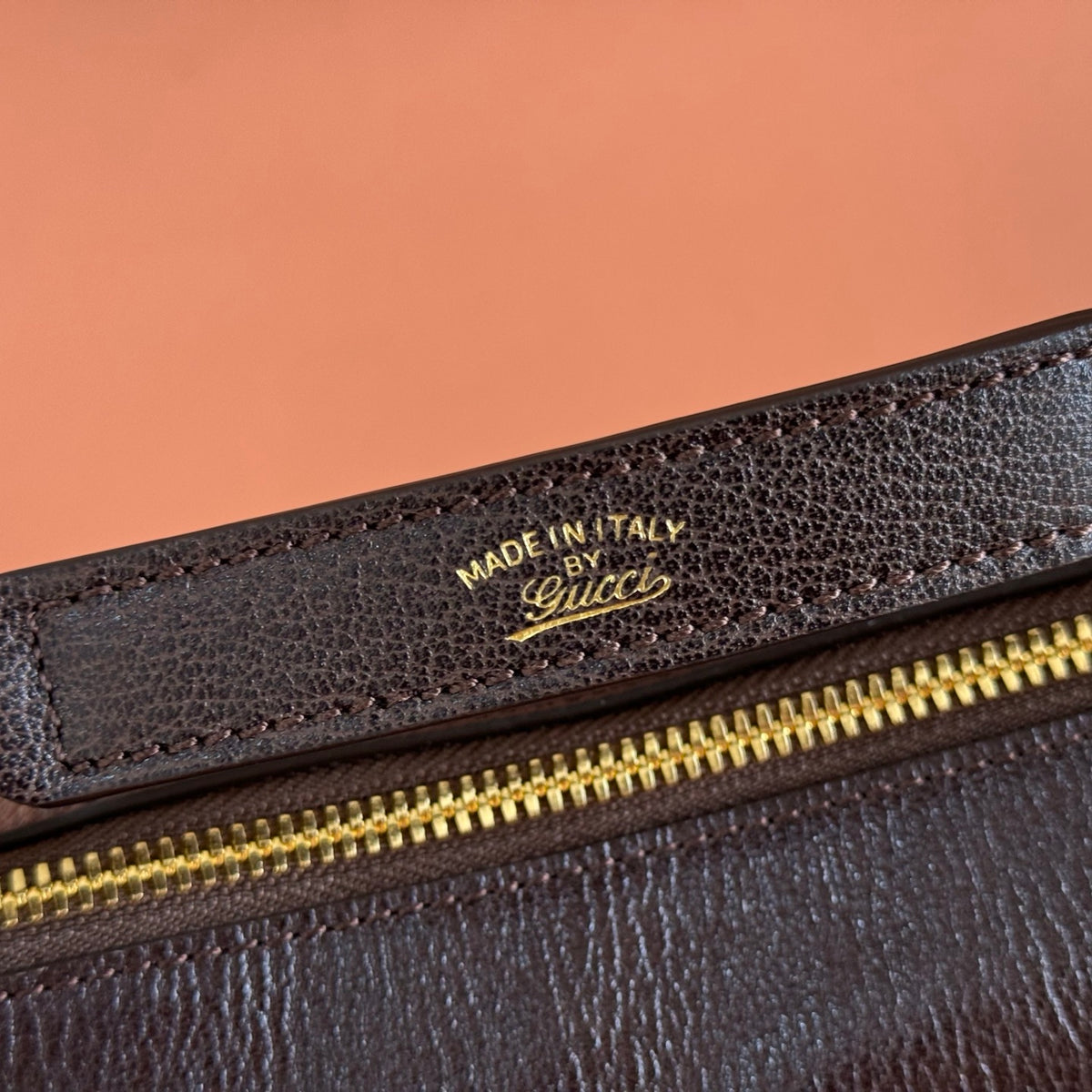 Equipped with a complete set of packaging, the 2026 Spring/Summer collection is newly launched. The Brera series is named after Milan's historic art district, blending casual elegance and versatile practicality. This handbag is made of soft leather and