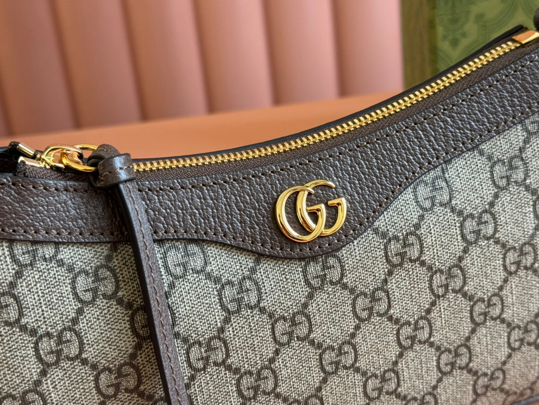 The original leather configuration comes with a complete set of packaging. The new brand has launched various series that continue the design concept that a single item should not only be popular for one season, but also become more and more new over