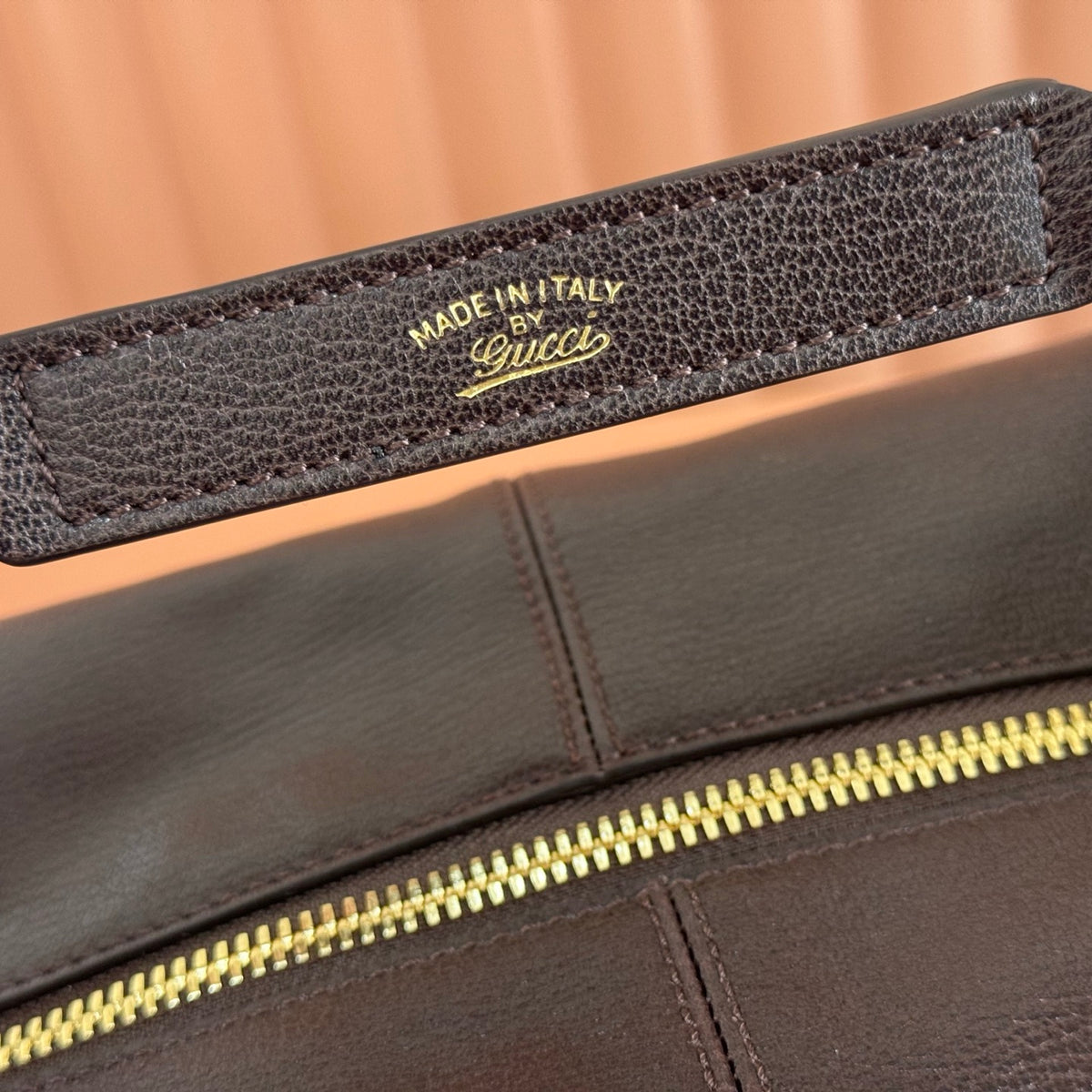 Equipped with a complete set of packaging, the 2026 Spring/Summer collection is newly launched. The Brera collection is named after Milan's historic art district, blending casual elegance and versatile practicality. This handbag is made of lightweight
