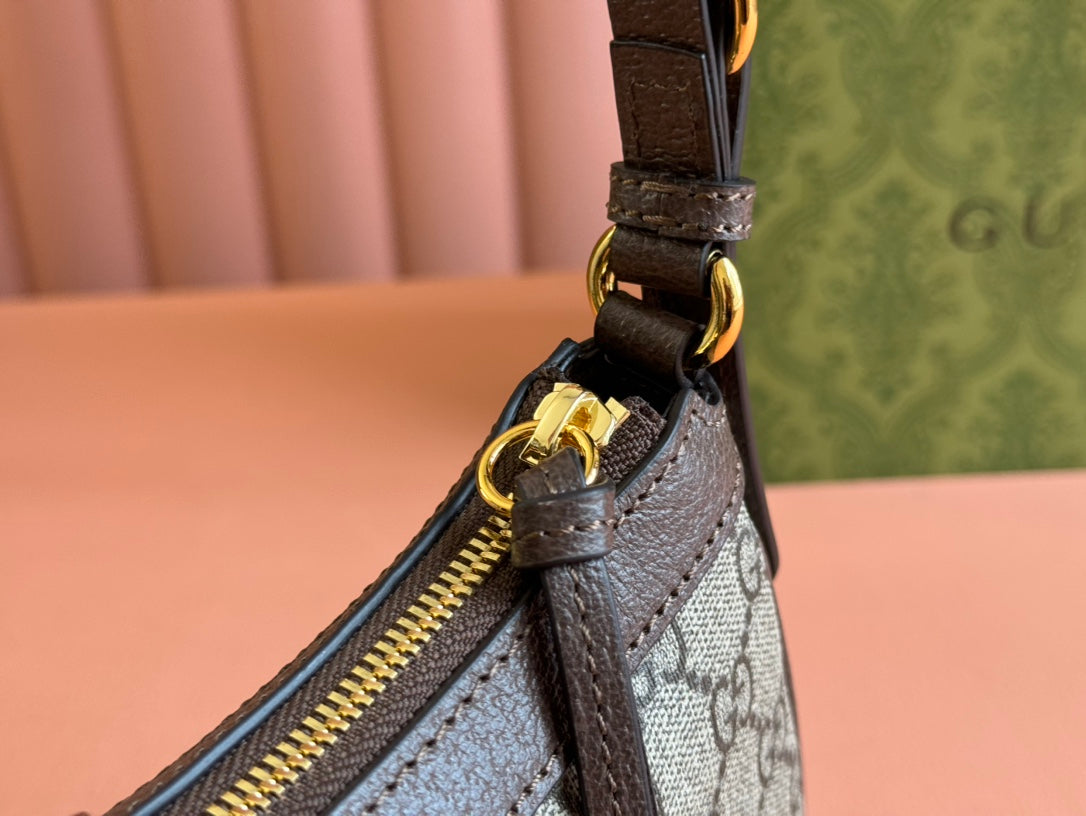 The original leather configuration comes with a complete set of packaging. The new brand has launched various series that continue the design concept that a single item should not only be popular for one season, but also become more and more new over