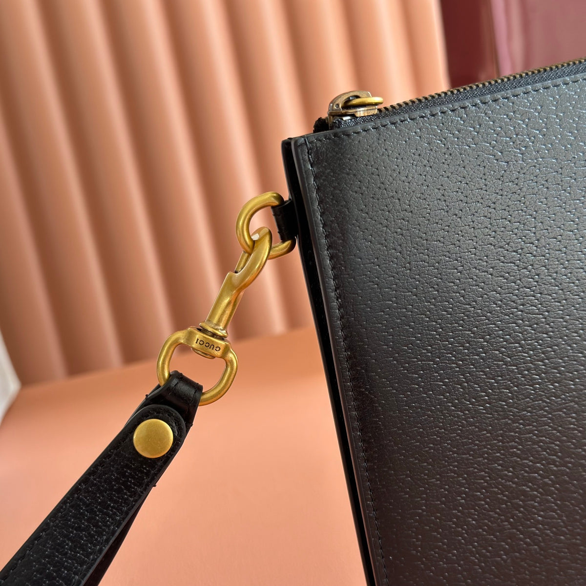 Original leather with complete packaging, G home mold making, matching specifications, matching inner methods, market exclusive thin leather handbag, GG metal accessories, eye-catching and unique, made of hot pressed calf leather to achieve the effect