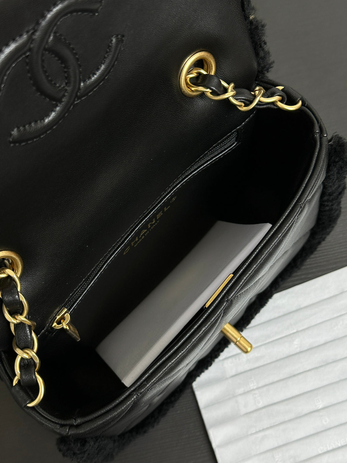 Original factory leather stock 24k Teddy lamb fur cute value full marks furry soft and sticky Melad color bag is really amazing! There are so many highlights and details, whether it is paired with daily casual wear or formal dresses, it can perfectly
