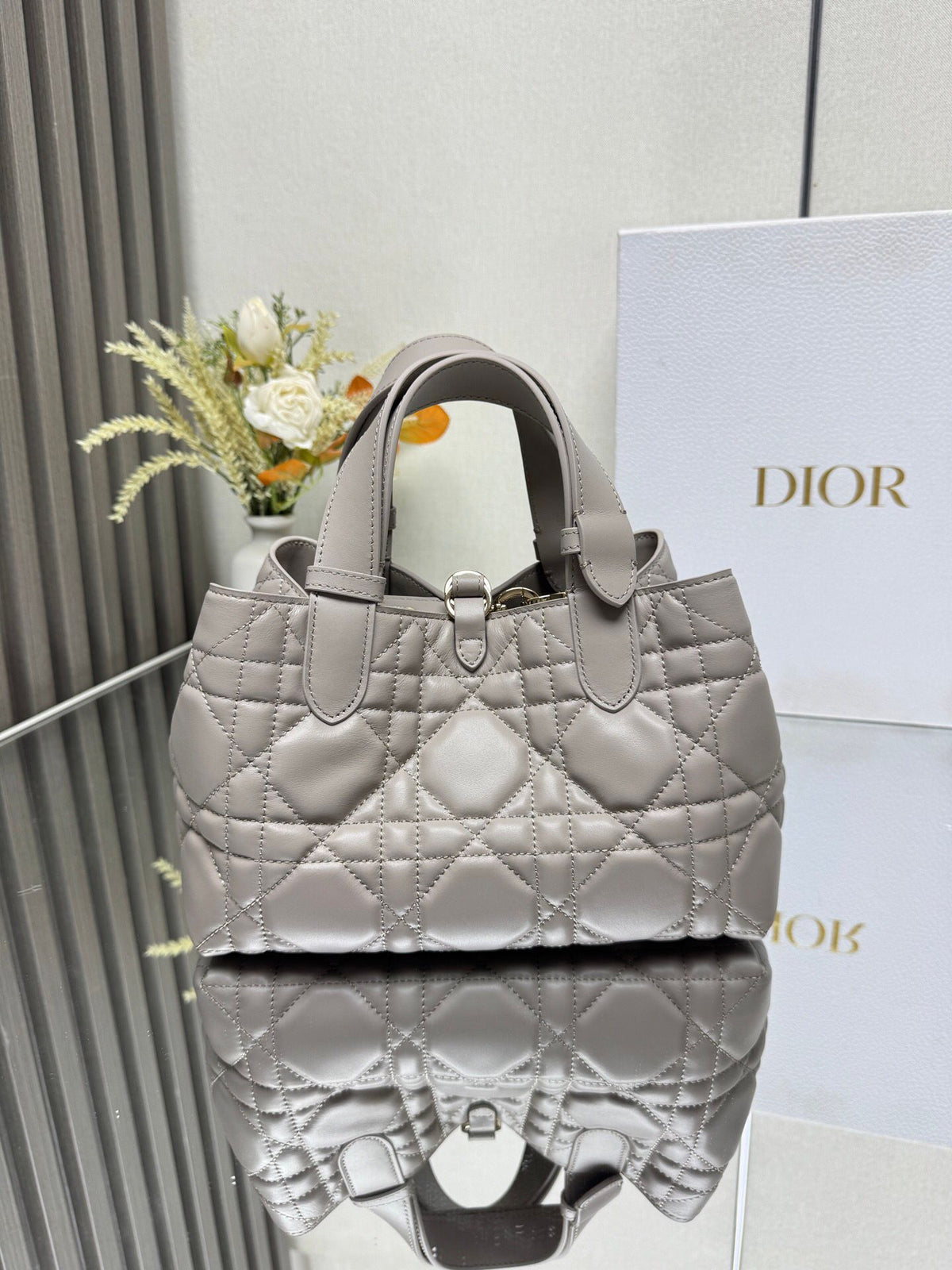 New Color TOUJOURS Handbag [New Color Gray Small]