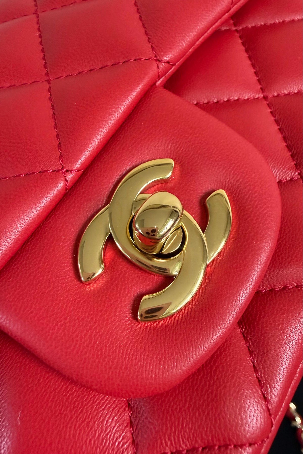 Upgraded version (full leather inside and outside) CF 20cm lambskin. Exclusive good product on the market. Please see the pictures for leather details and workmanship. It is perfect. Welcome to compare 116 Big Red.