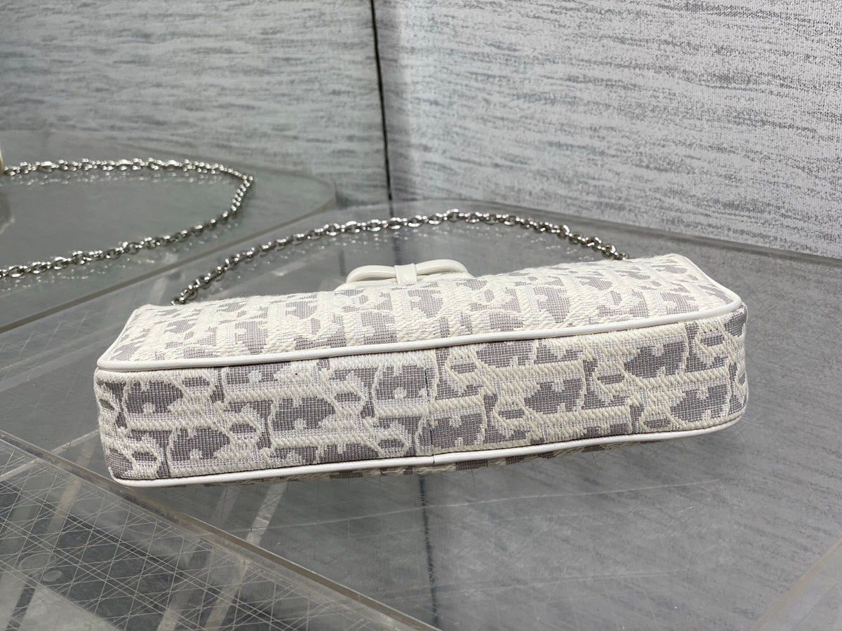 In stock Dior2026 early spring series Oblique bow chain bag, classic Oblique white gray canvas + white leather bow, elegant and playful