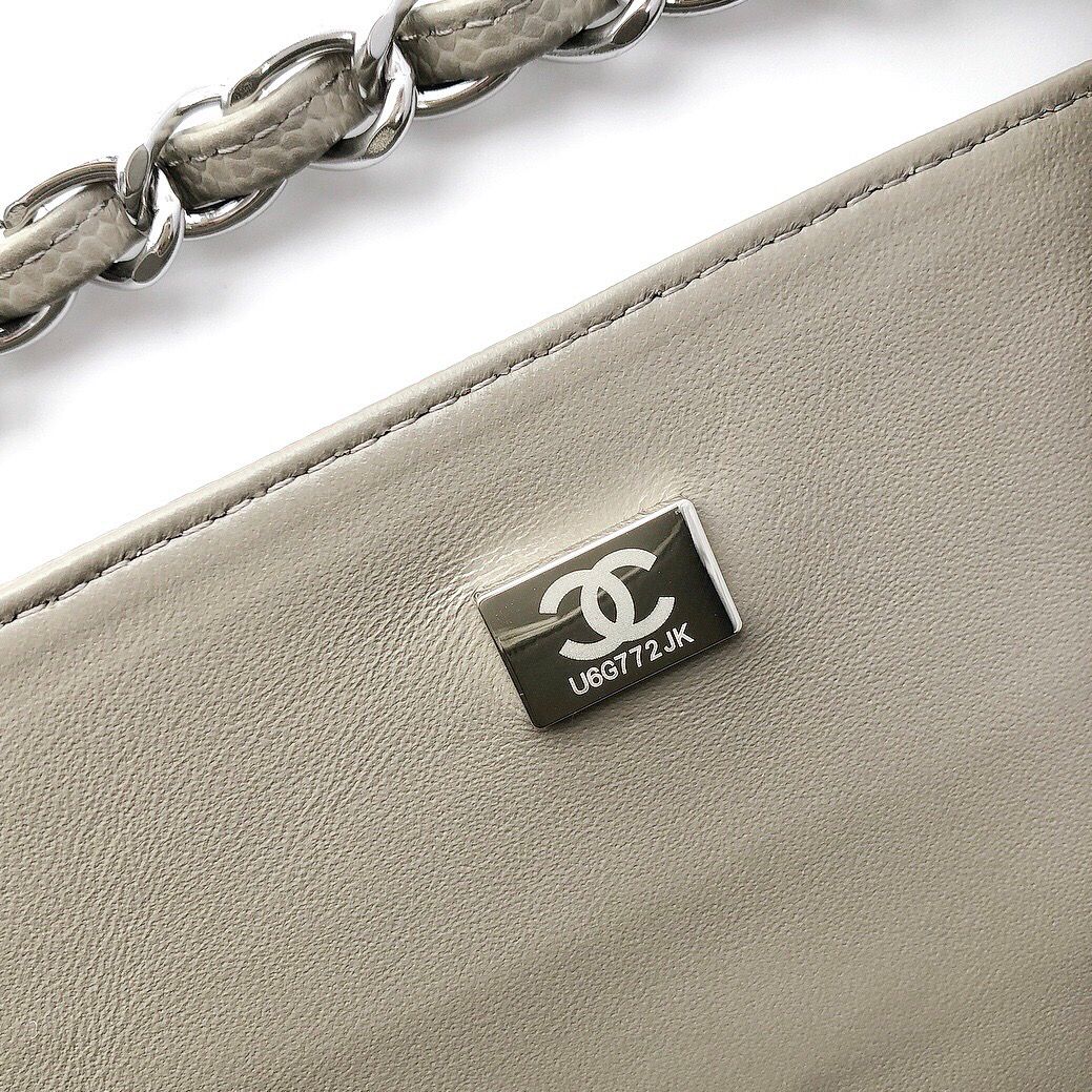Exclusive real shot of classic ball pattern caviar cowhide 1113Jumbo imported original cowhide CF..MM directly regarded as high-end quality size 30Cm gold and silver buckle in stock P1180 Some new bags have canceled the laser mark and ID card and replaced