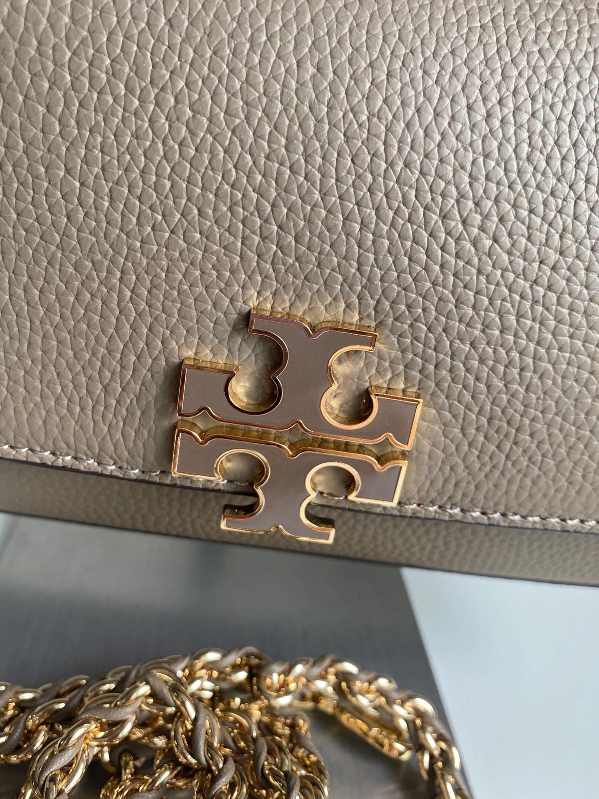 TB Tang Li Bai Qi women's casual versatile shoulder bag, crossbody bag, armpit bag, lychee patterned cowhide