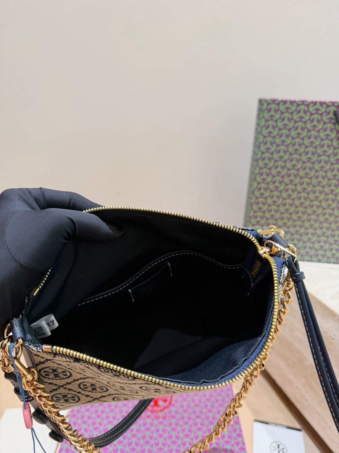 Tory Burch/Tory Burch Mahjong Bun is of moderate size Original order, custom made with origin label, imported fabric, super good texture and feel, durable and shiny hardware, non fading, single shoulder crossbody bag, fashionable and versatile, everything