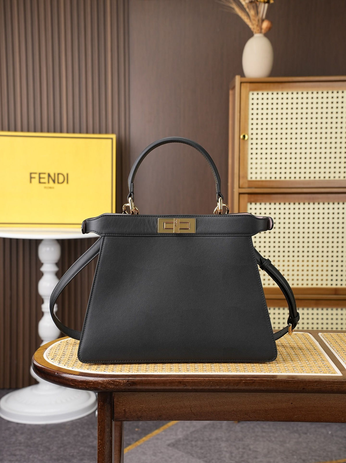 Model 8005, large size, 33x25x13cm