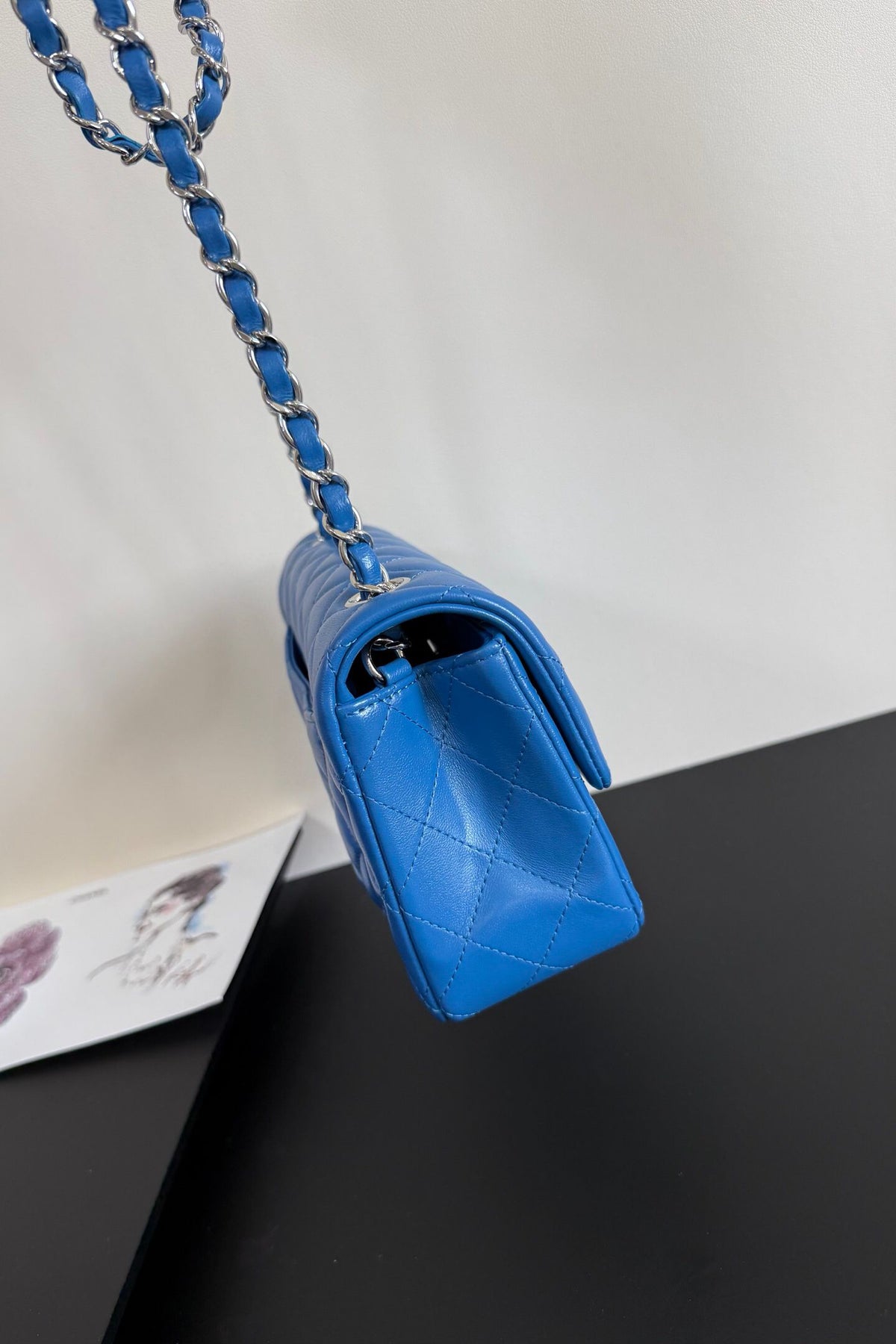 Upgraded version (full leather inside and outside) CF 20cm lambskin. Exclusive product on the market. Please see the pictures for leather details and workmanship. It is perfect. Welcome to compare. 116 electro-optical blue silver buckle.