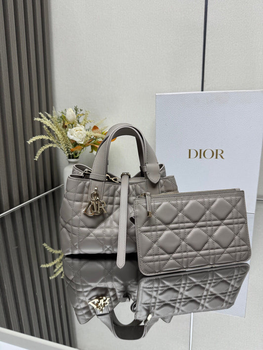 New Color TOUJOURS Handbag [New Color Gray Small]