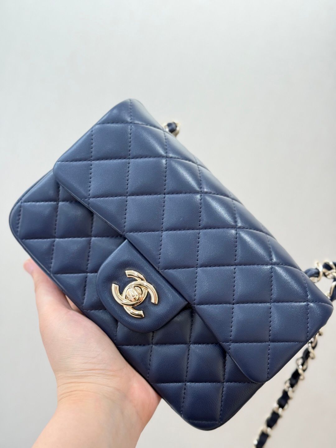 "Classic Flap" Classic large mini bag Aries