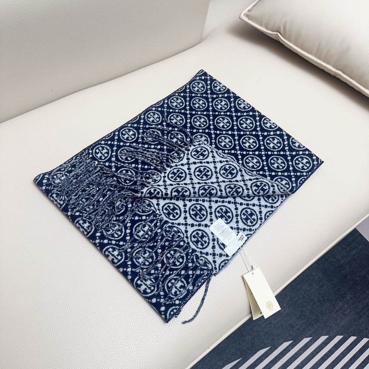 TORY BURCH.TB new double-sided scarf navy blue