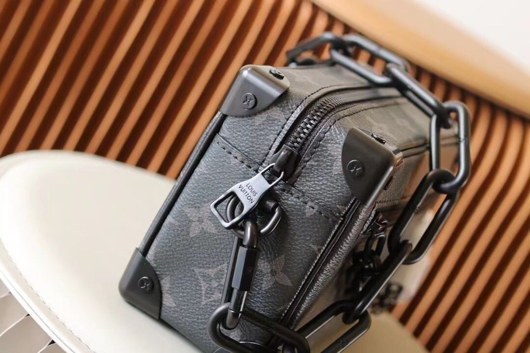 The highest version is made of original leather, top of the line original order, and comes with a complete set of packaging to restore the original price. If you need it, hurry up and grab it quickly. If