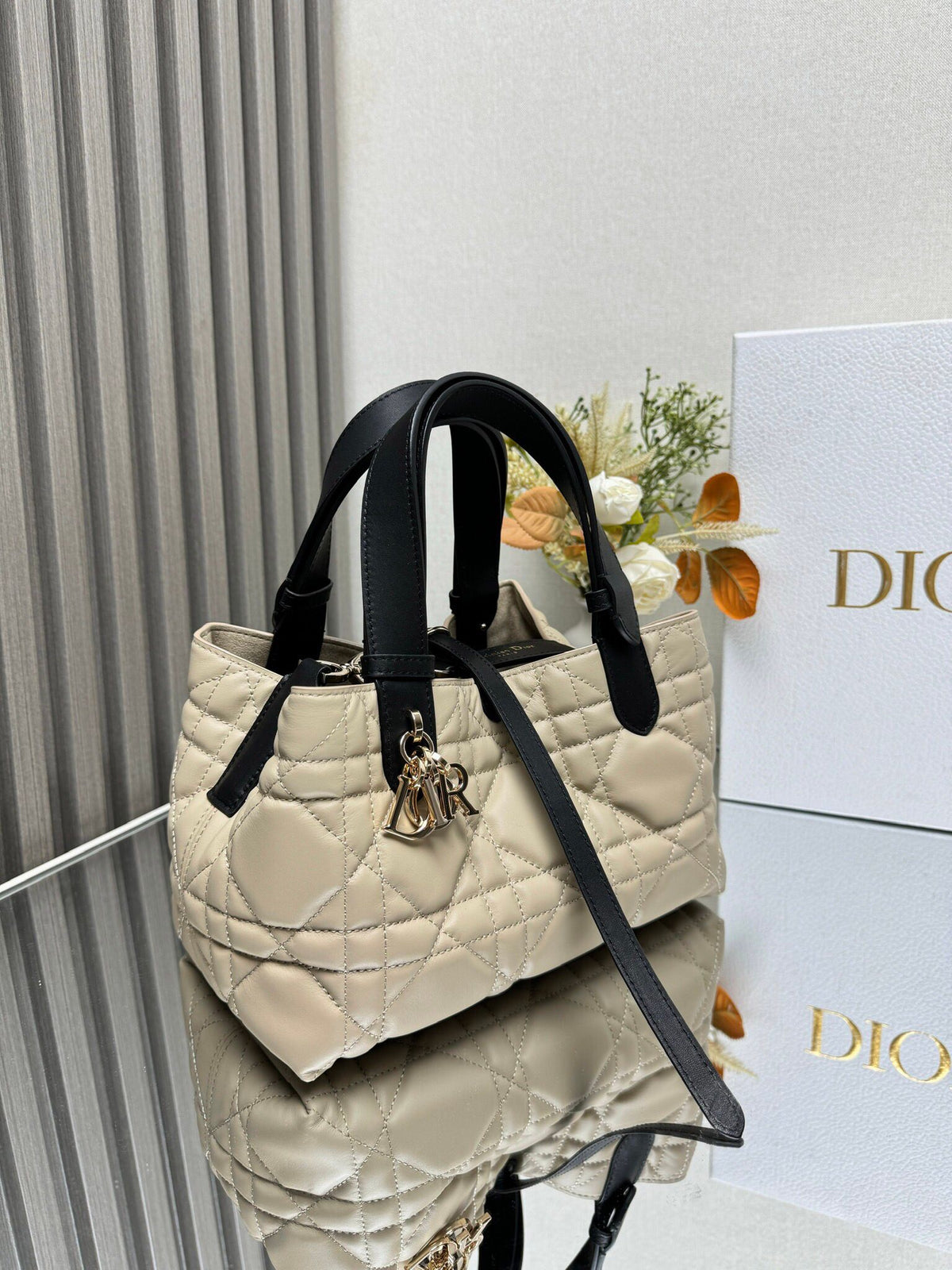TOUJOURS handbag [Apricot with small black size]