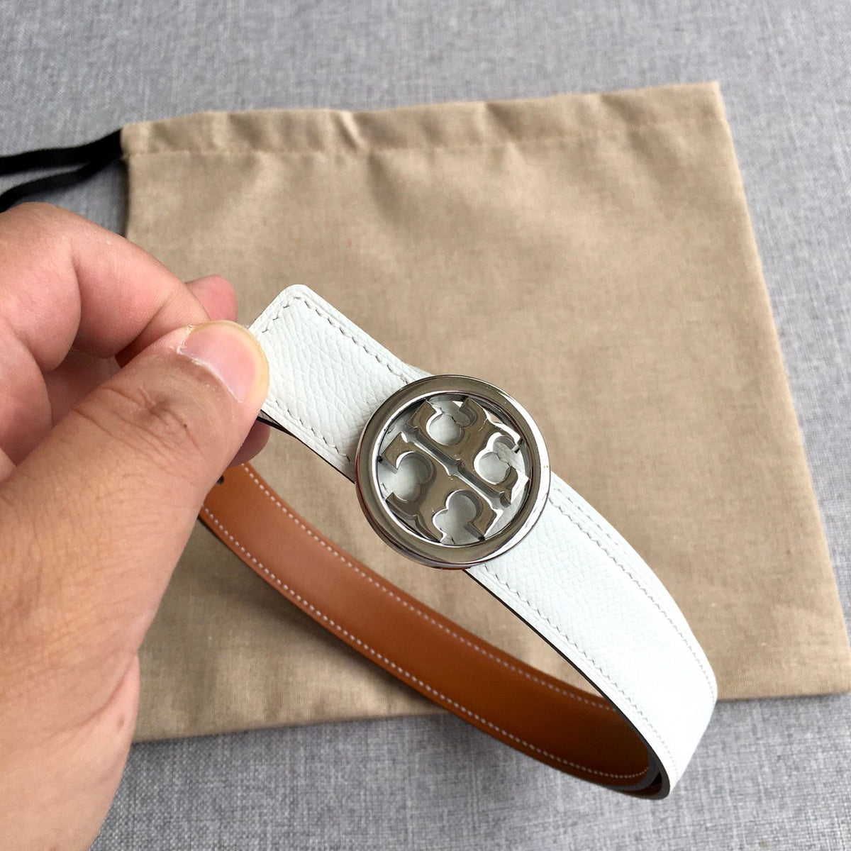 Tory Burch women's models are on sale and popular. Thank you for customer feedback. Real photos. Top quality products. See details. Available in 2.5CM. Available in all sizes
