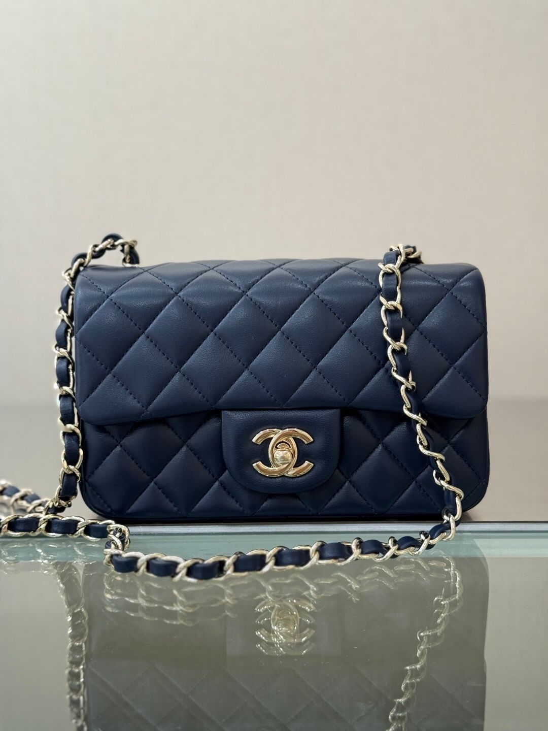 "Classic Flap" Classic large mini bag Aries