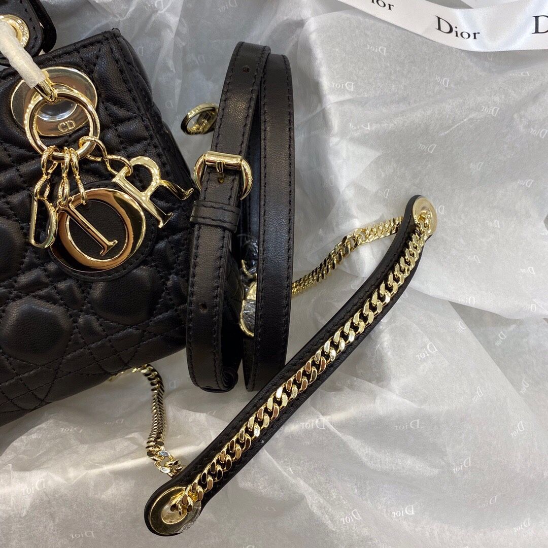 Clear out price in seconds, sheepskin 420 highest version, original factory top quality, original order with full set of packaging, top quality, original order with slow delivery. If you don't need this price, you can buy a few more and give them away