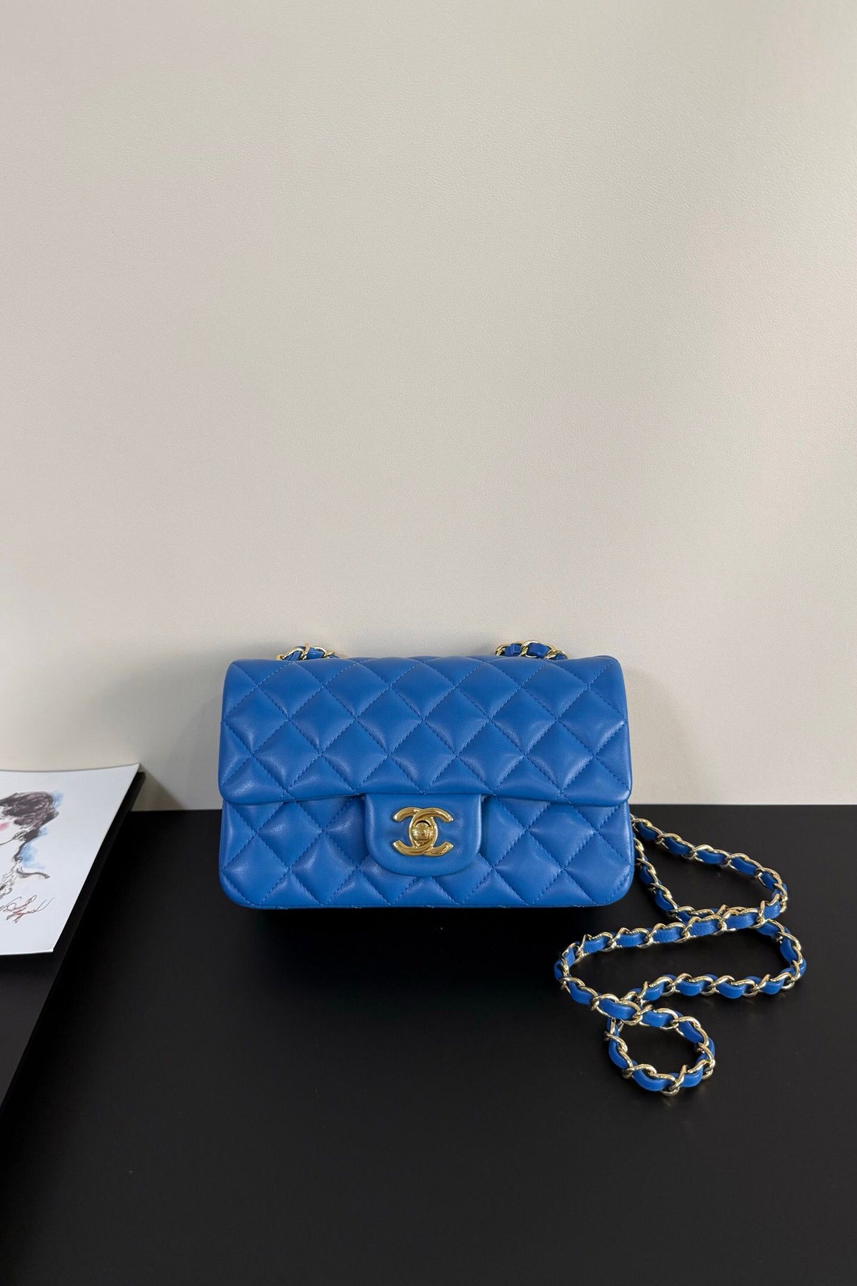 Upgraded version (full leather inside and outside) CF 20cm lambskin. Exclusive product on the market. Please see the pictures for leather details and workmanship. It is perfect. Welcome to compare. 116 electro-optical blue gold buckle.