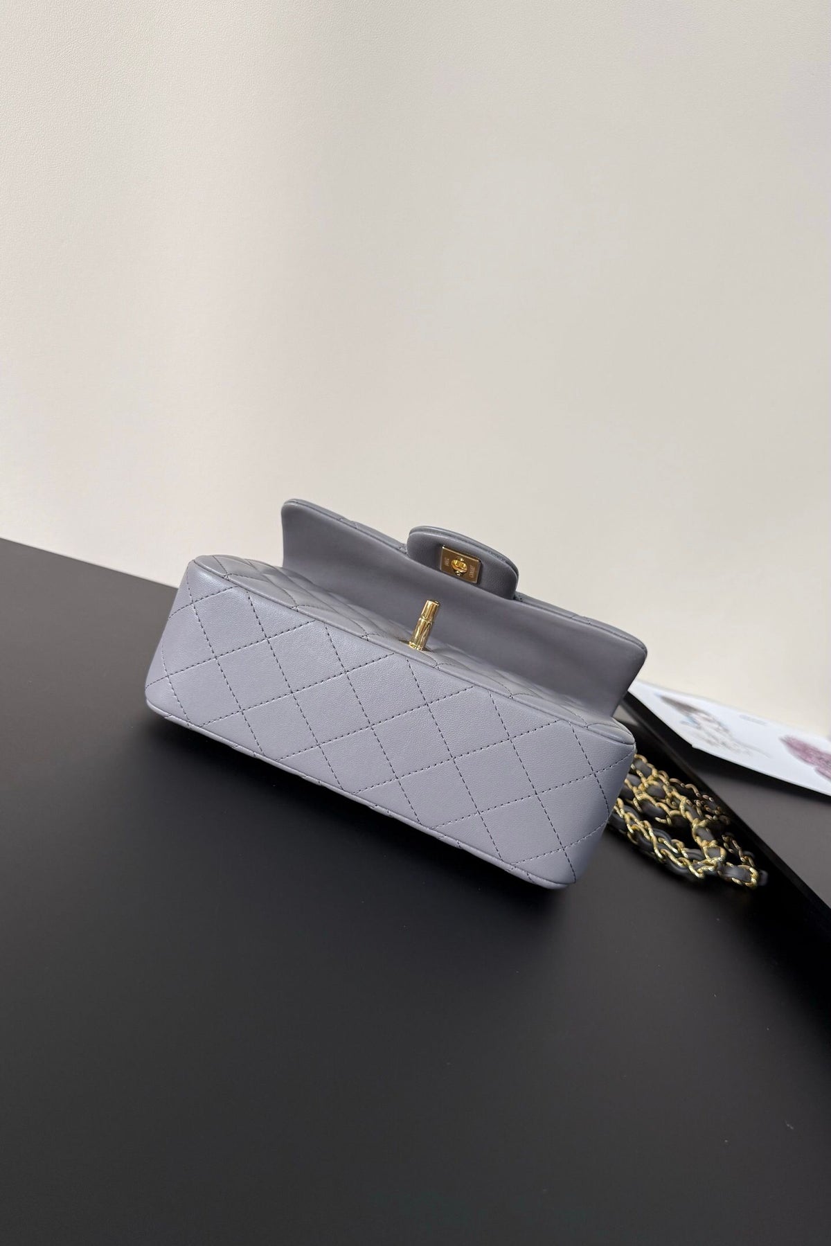 Upgraded version (full leather inside and outside) CF 20cm lambskin. Exclusive product in the market. Please see the pictures for leather details and workmanship. It is perfect. Welcome to compare. 116 Gray Gold