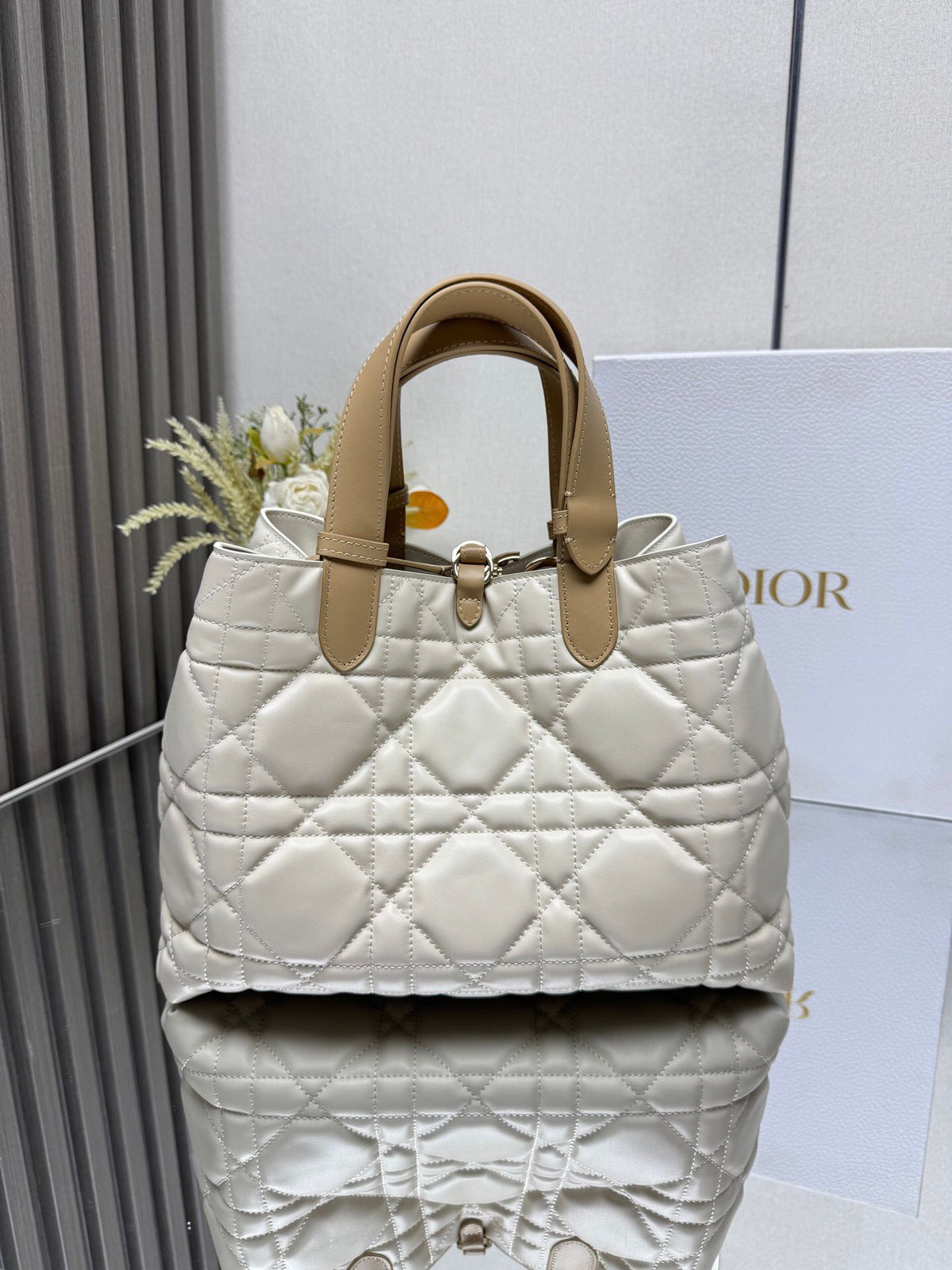 Toujours handbag [chalk white with camel leather medium]