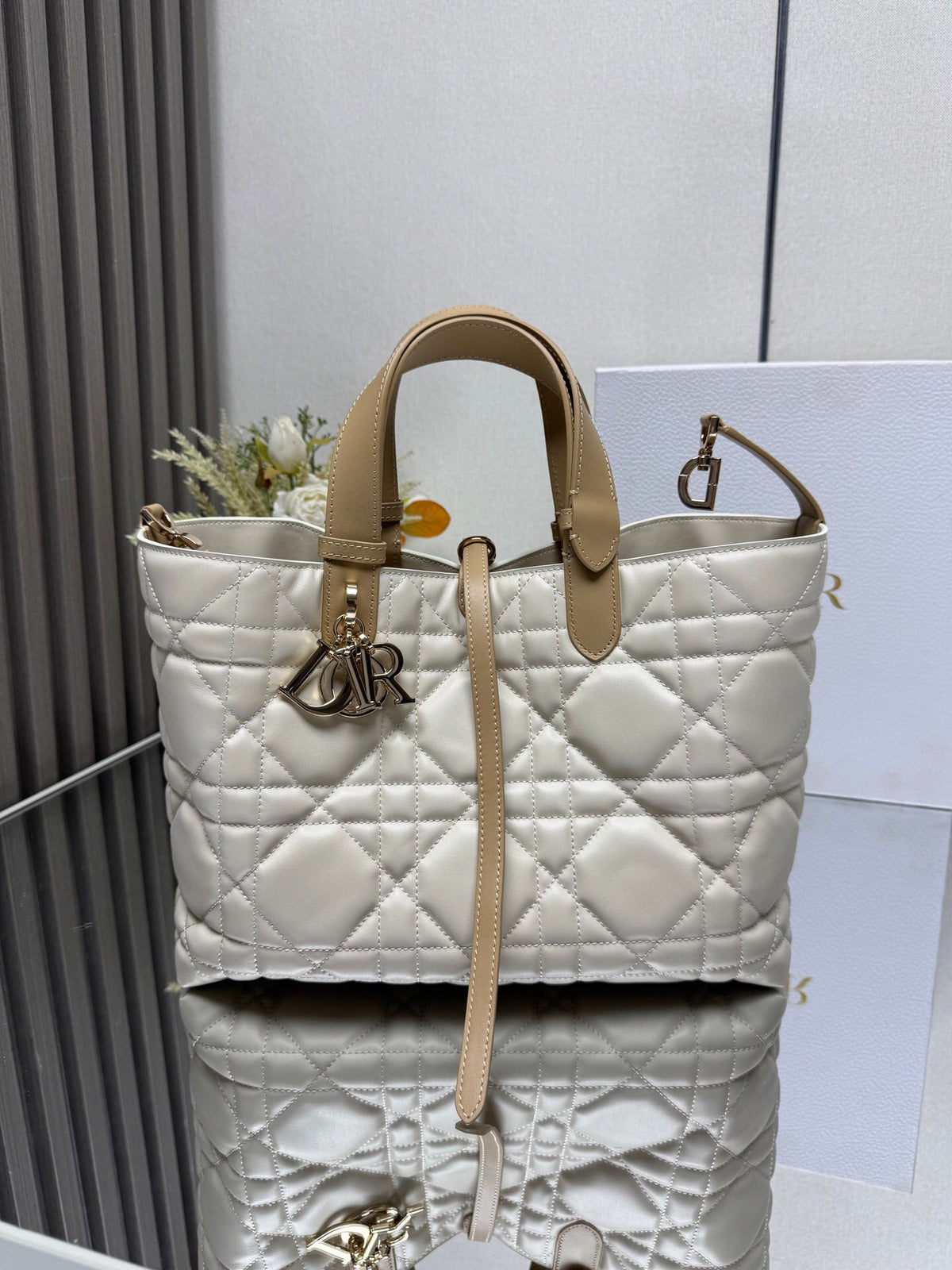 Toujours handbag [chalk white with camel leather medium]