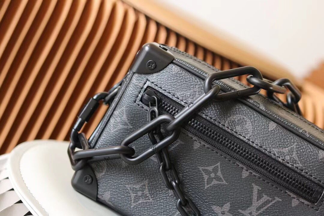 The highest version is made of original leather, top of the line original order, and comes with a complete set of packaging to restore the original price. If you need it, hurry up and grab it quickly. If