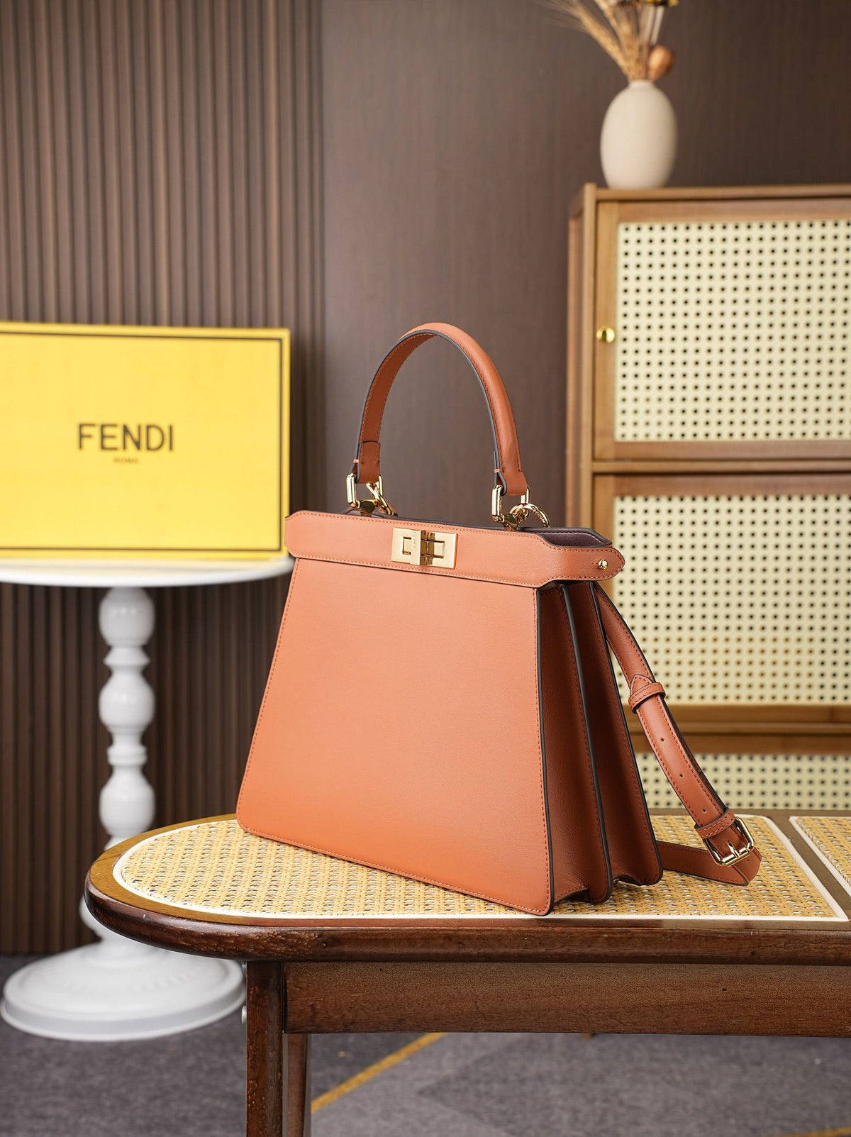 Model 8005, large size, 33x25x13cm