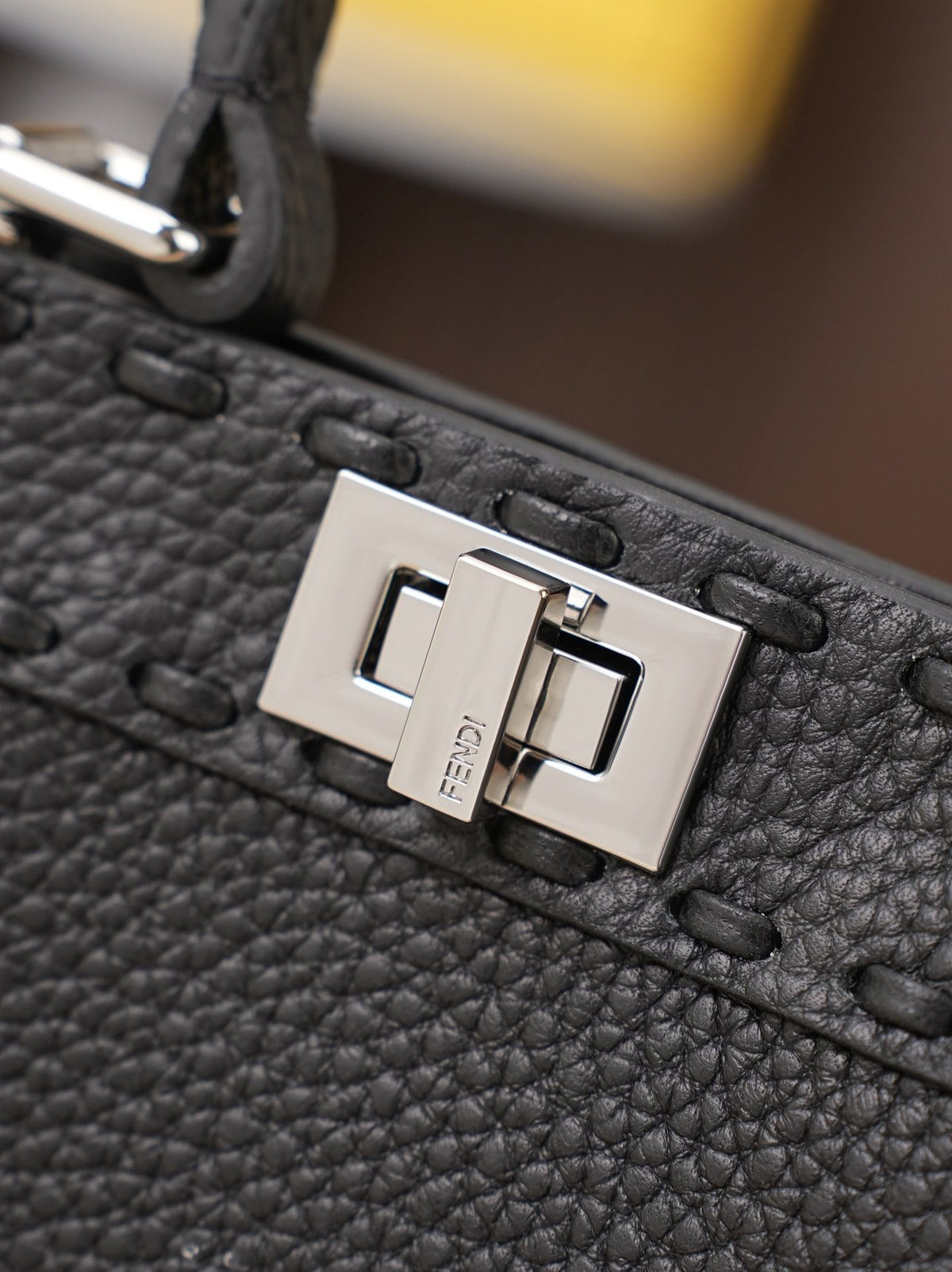 Model 15009 Black Size 20cm Detail Black Hand sewn Peekaboo ISeeU Medium Handbag Litchi Pattern Calfskin Material with Classic Twist Lock Soft Nappa Leather Lining on Both Sides Separated by Hard Dividers with Buckle Internal Pocket and Gold Metal Piece