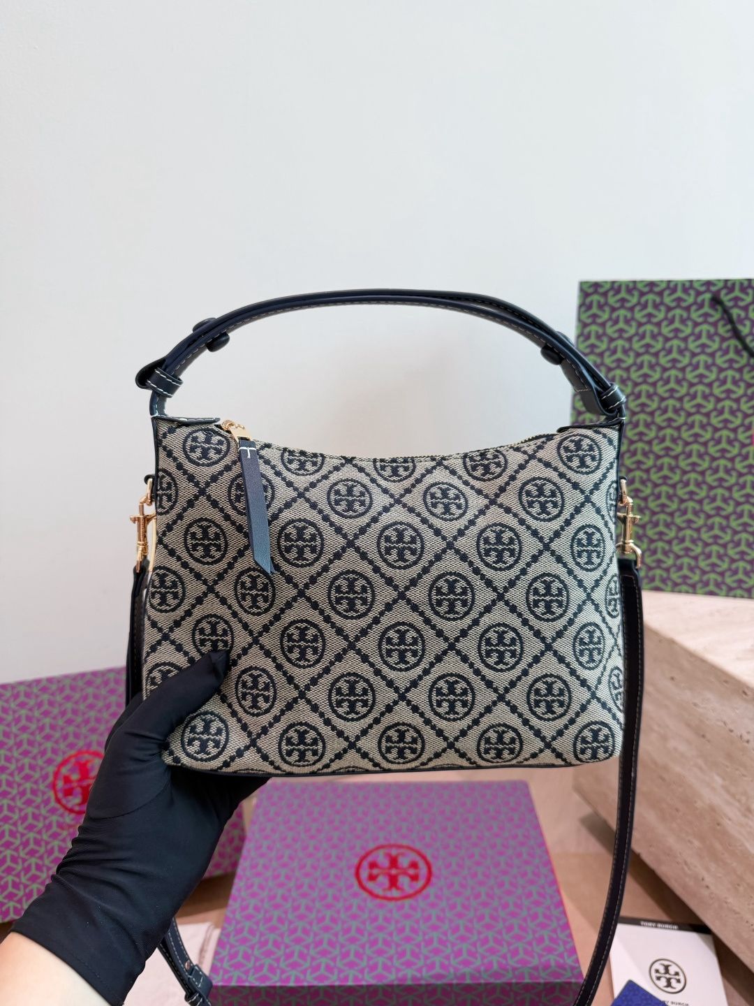 Comes with Toryburch gift box/presbyopia lunch box package