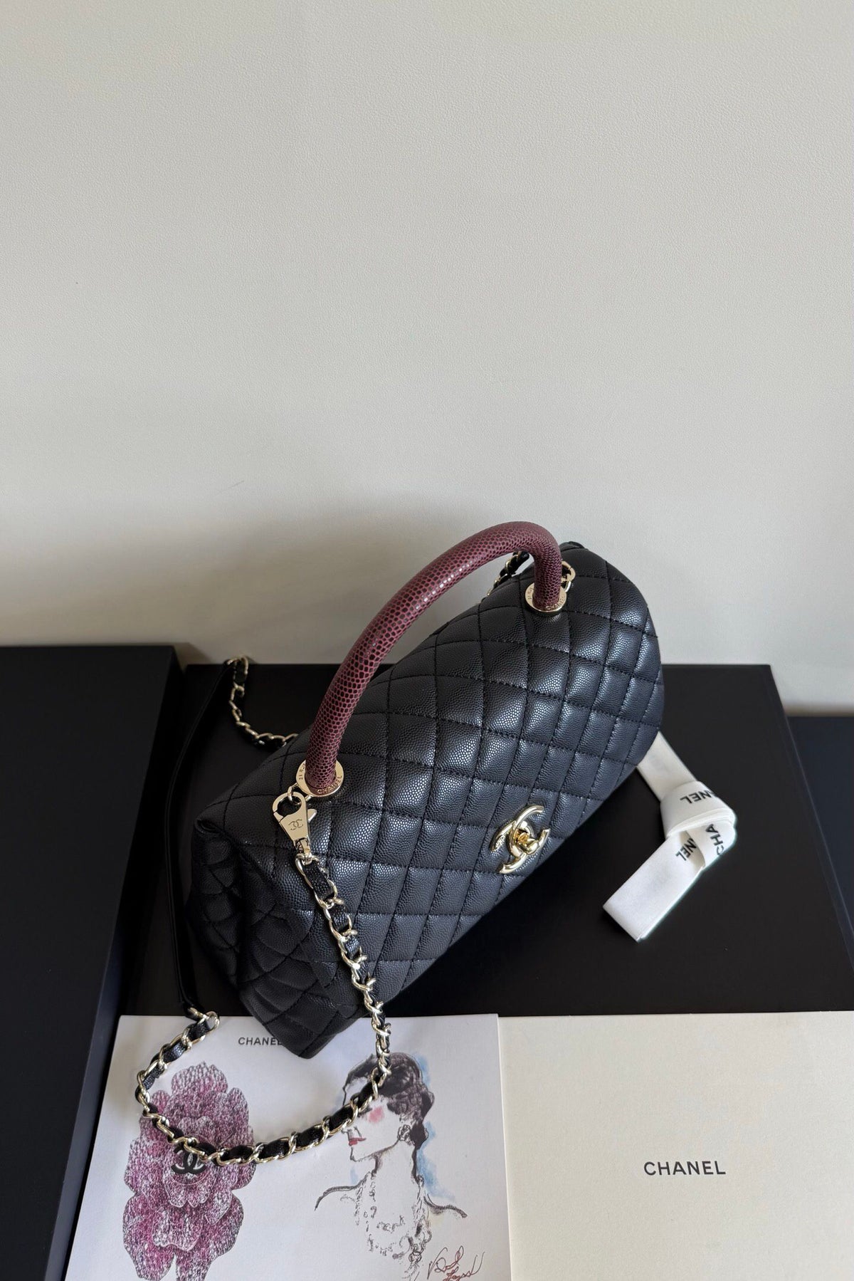 A184Coco handle top flip single shoulder chain handle bag, detachable shoulder strap, original cowhide soft to the touch, full copper hardware, size 28cm1150