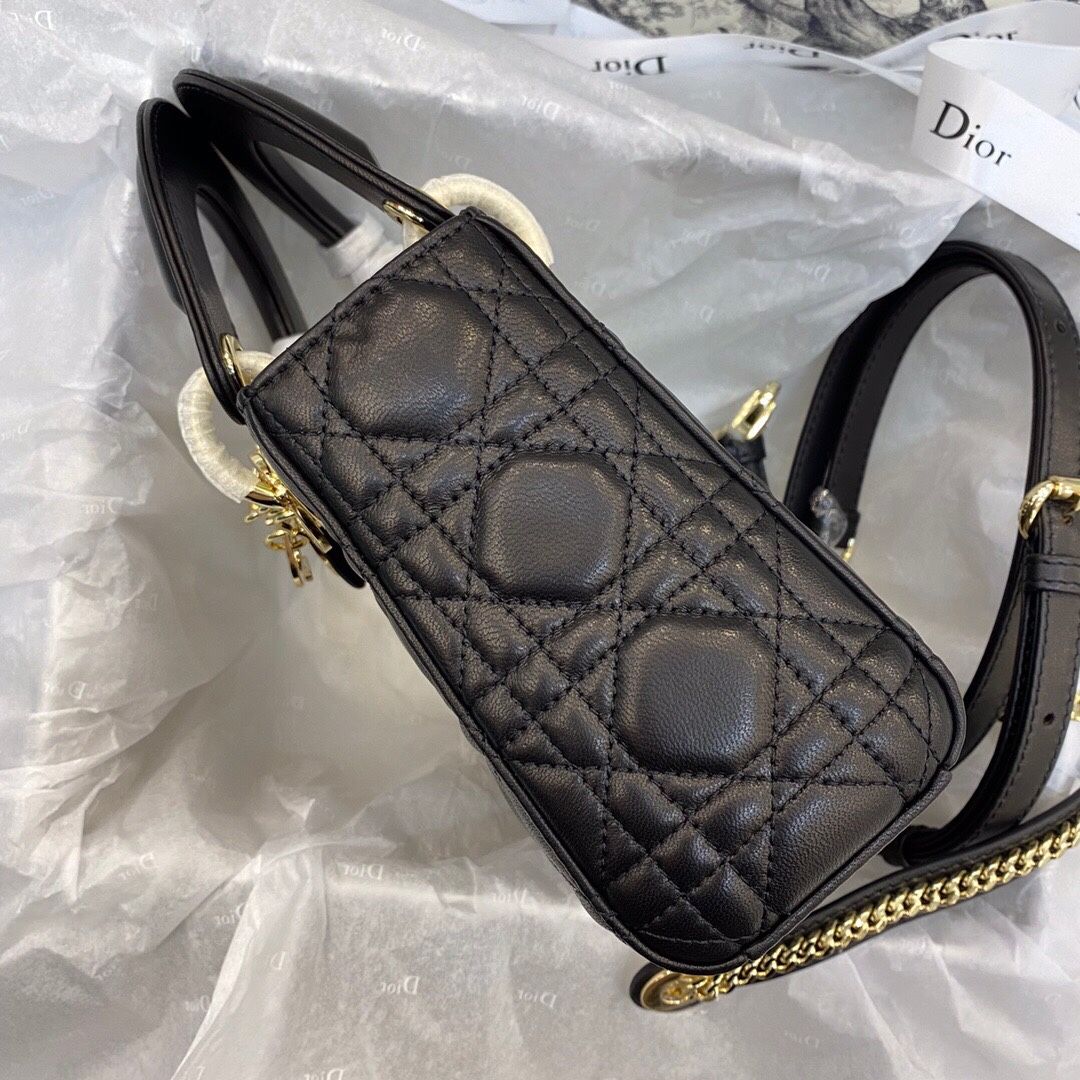 Clear out price in seconds, sheepskin 420 highest version, original factory top quality, original order with full set of packaging, top quality, original order with slow delivery. If you don't need this price, you can buy a few more and give them away