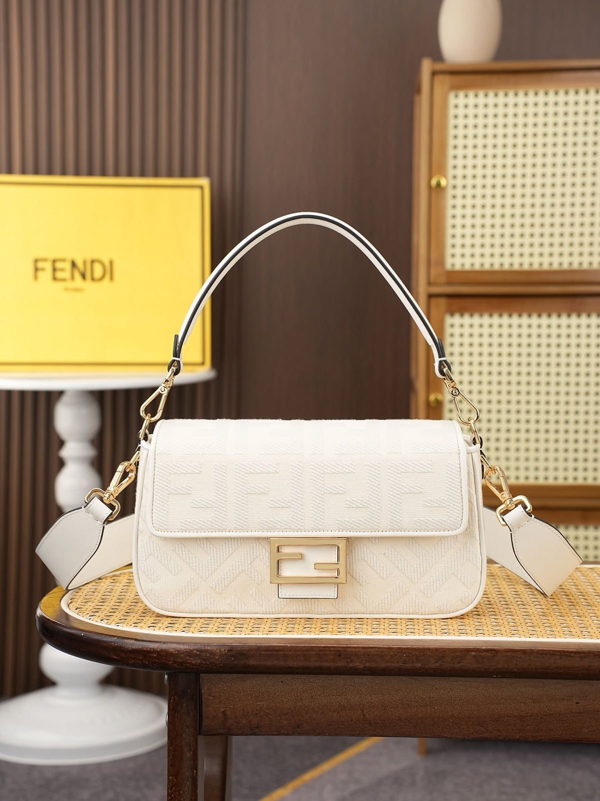 Model 6005, size 266.5 x 13.5 cm